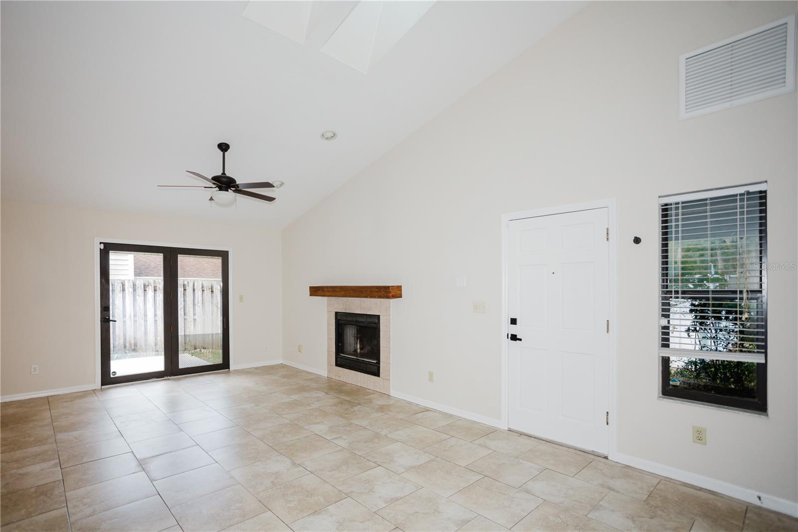 3915 NW 7TH PL, GAINESVILLE, FL — photo 7