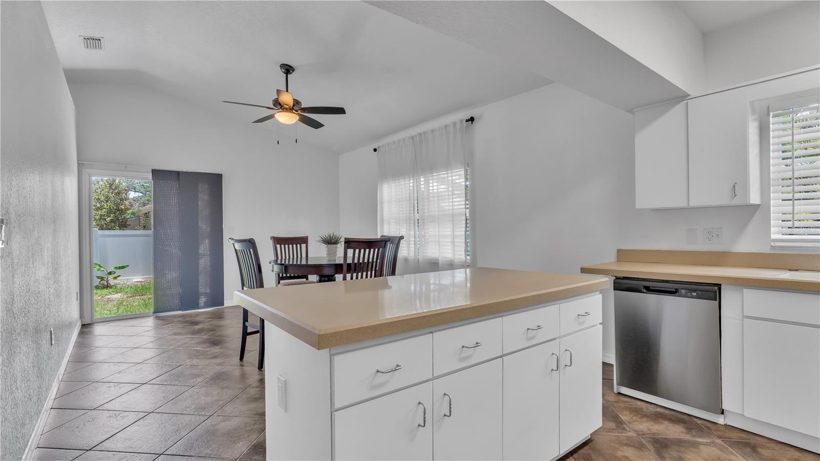 1103 W KIRBY ST, TAMPA, FL — photo 15