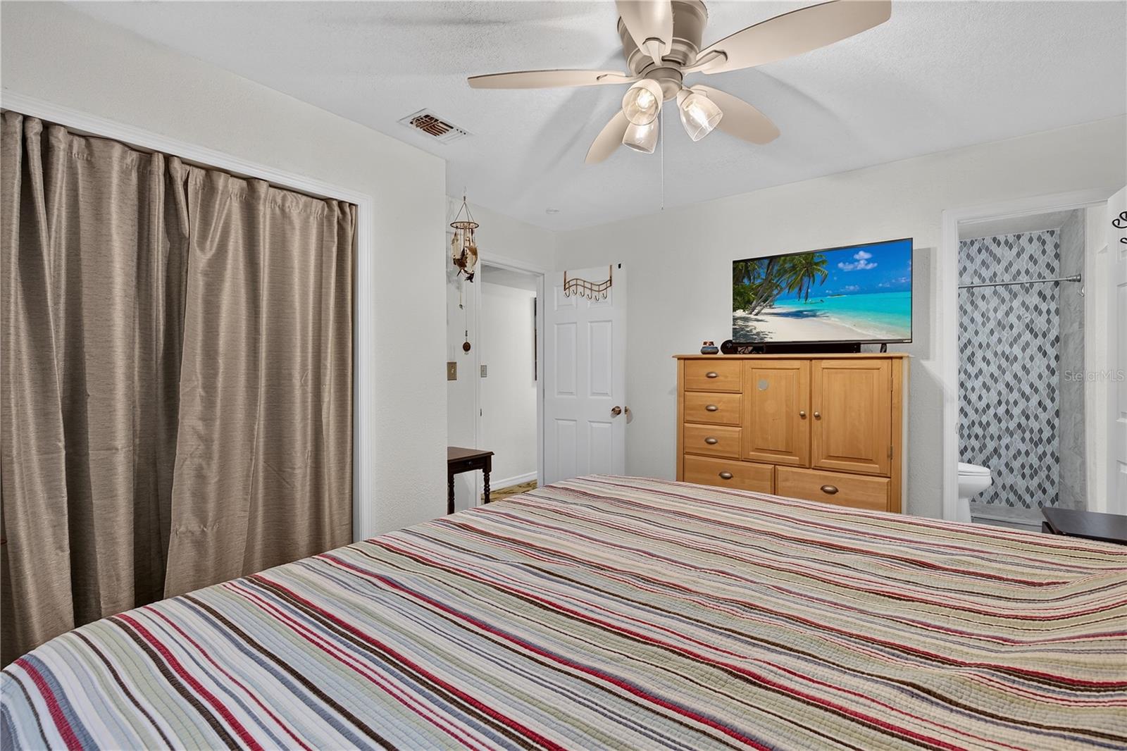 5010 STOLLS AVE, TAMPA, FL — photo 22