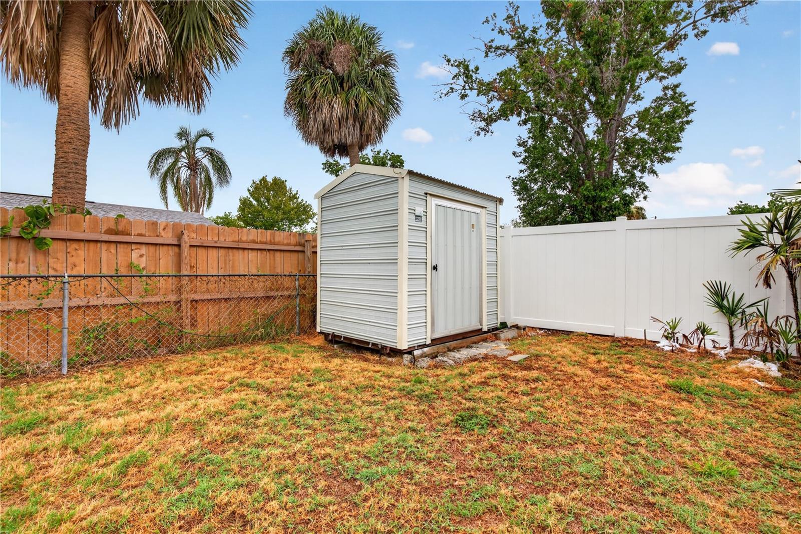 5010 STOLLS AVE, TAMPA, FL — photo 38