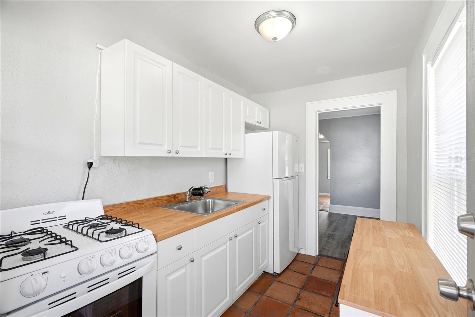 725 8TH ST N, ST PETERSBURG, FL — photo 23