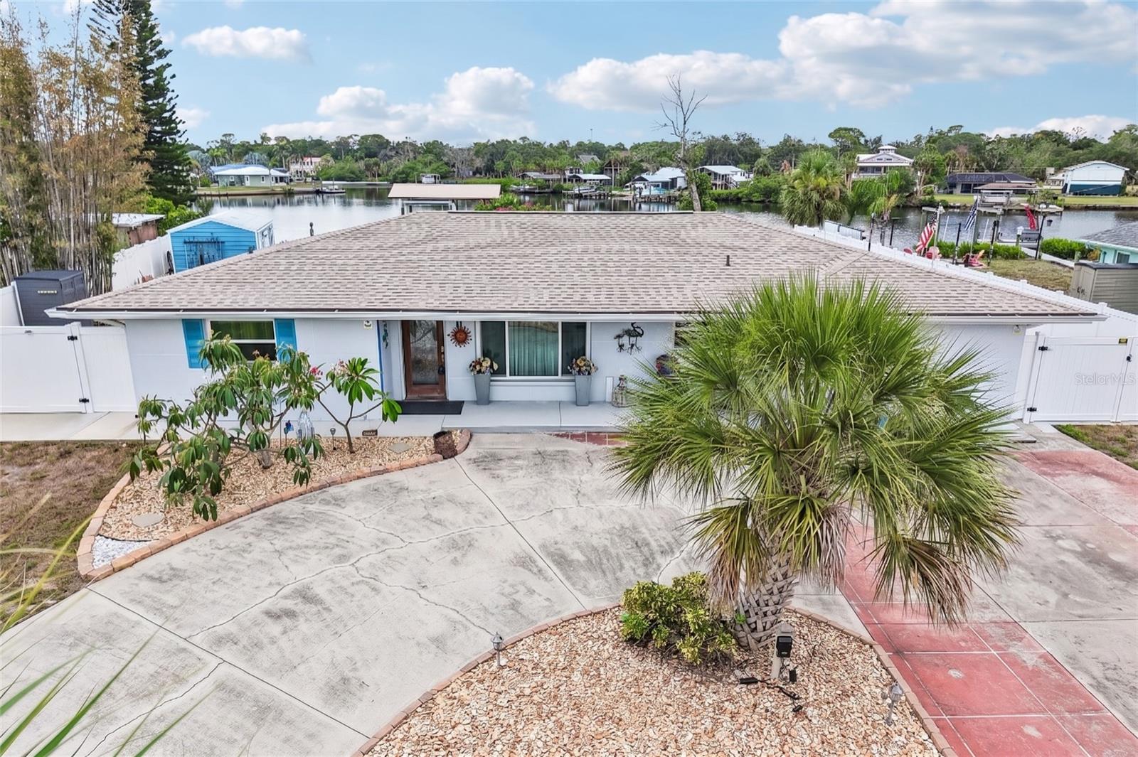 806 BLUE HERON BLVD, RUSKIN, FL