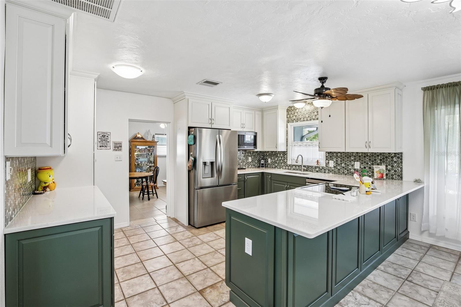 806 BLUE HERON BLVD, RUSKIN, FL — photo 7