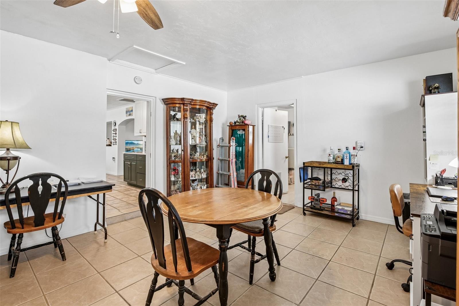 806 BLUE HERON BLVD, RUSKIN, FL — photo 12