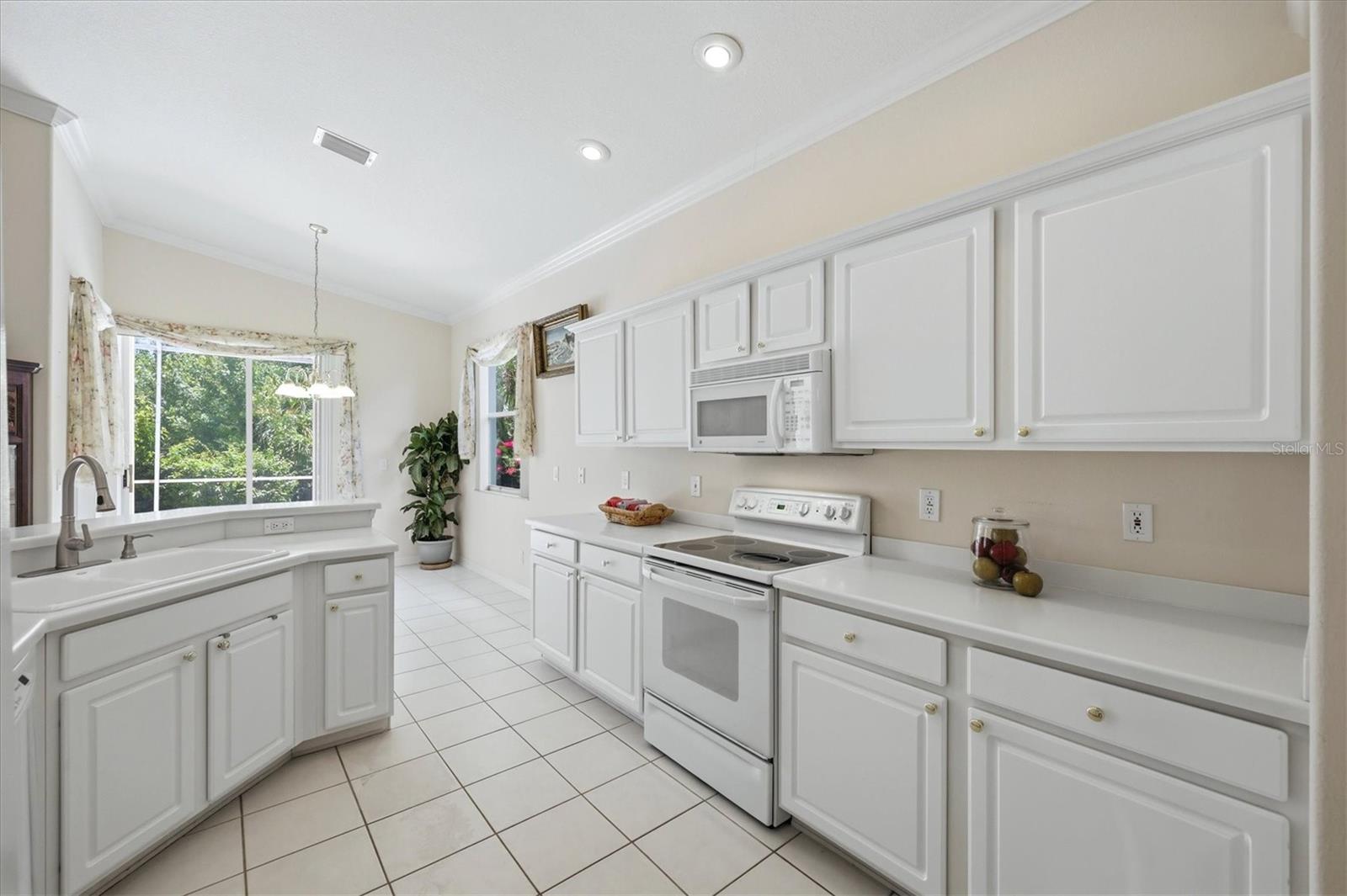 8492 IDLEWOOD CT, LAKEWOOD RANCH, FL — photo 16