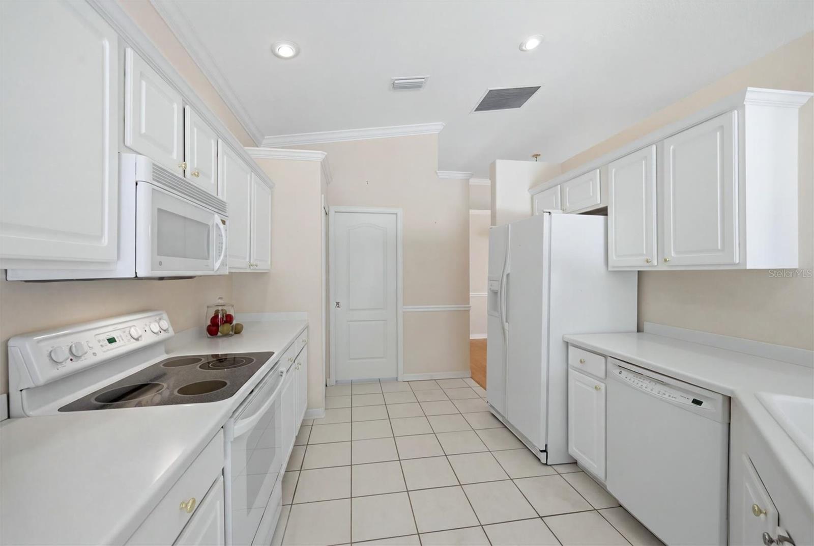8492 IDLEWOOD CT, LAKEWOOD RANCH, FL — photo 18