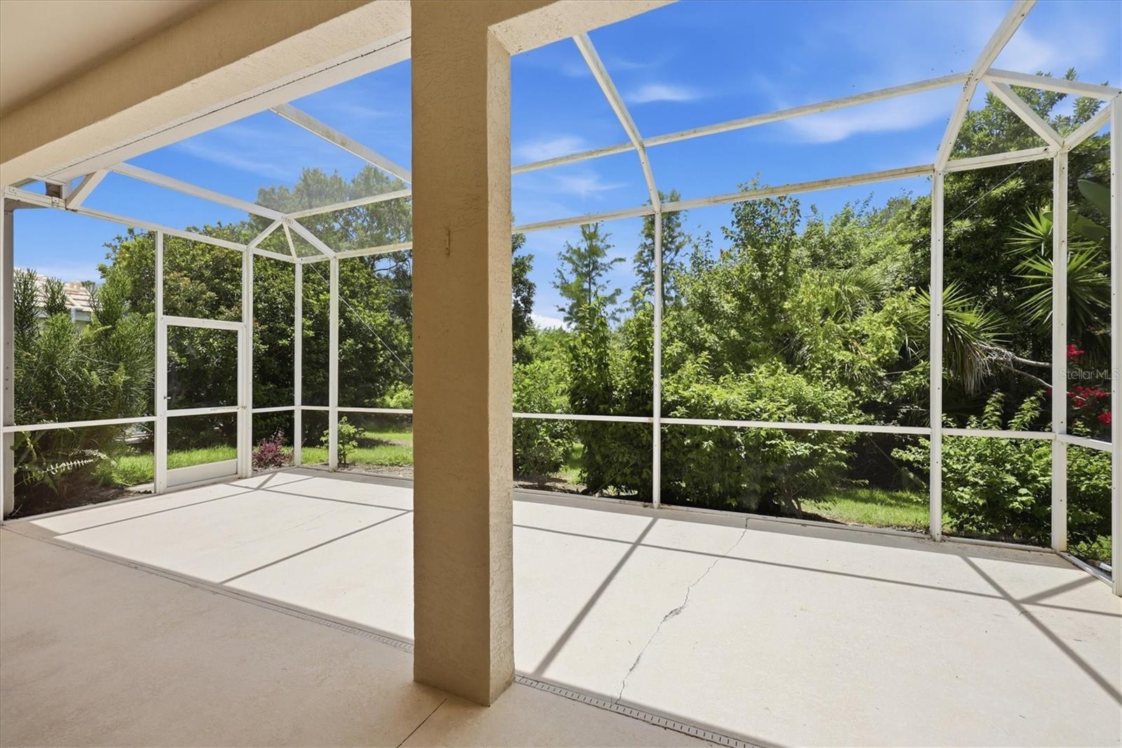 8492 IDLEWOOD CT, LAKEWOOD RANCH, FL — photo 30