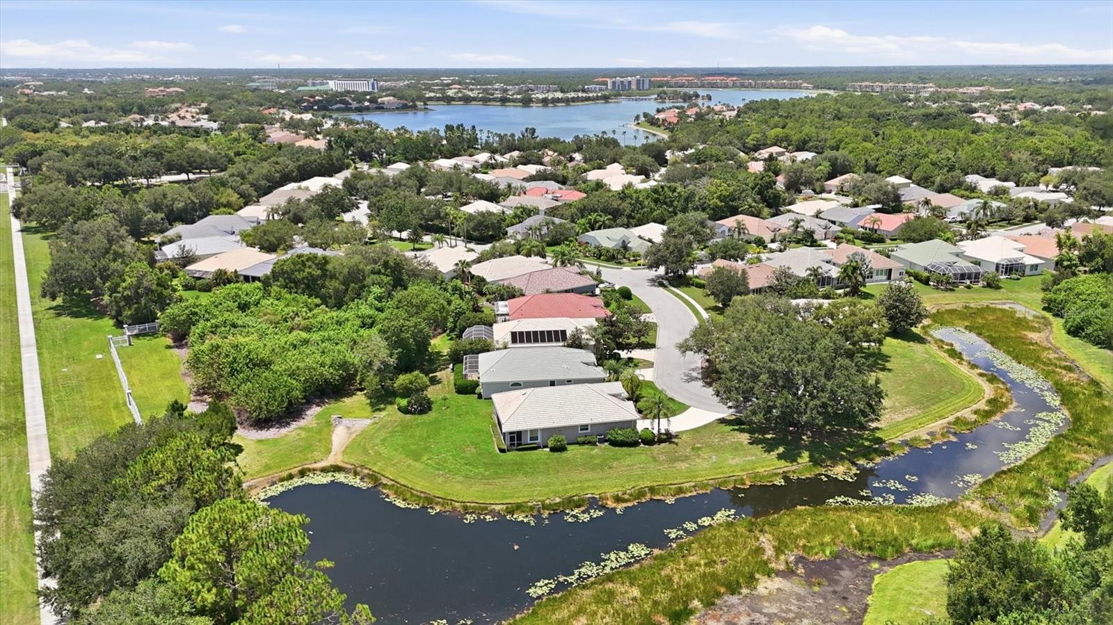 8492 IDLEWOOD CT, LAKEWOOD RANCH, FL — photo 48
