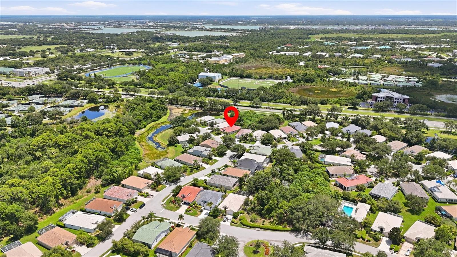 8492 IDLEWOOD CT, LAKEWOOD RANCH, FL — photo 49