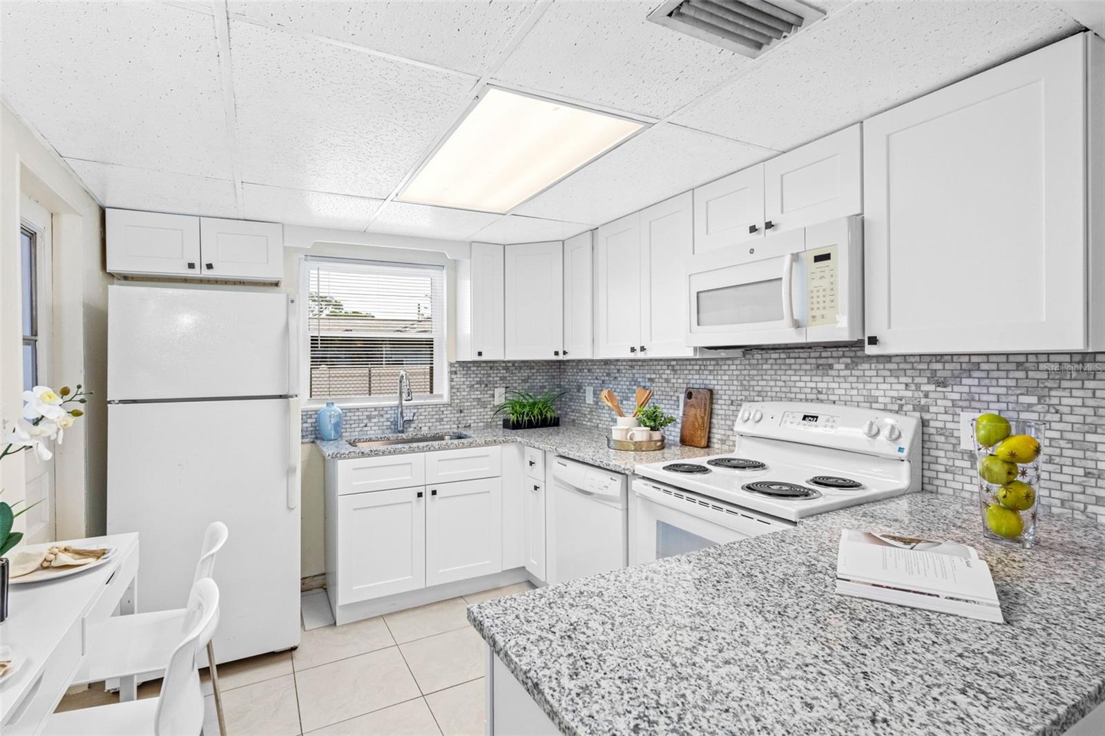 72 LAKE SHORE DR, PALM HARBOR, FL — photo 5