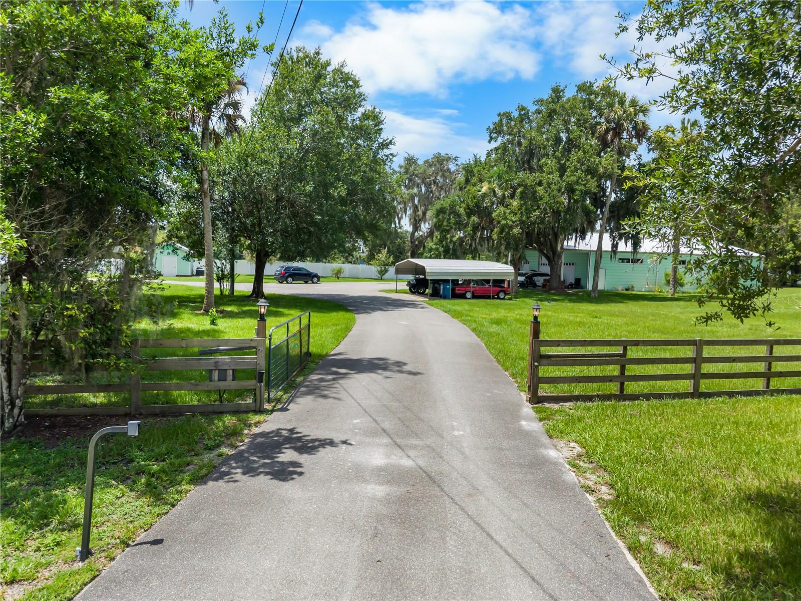 2424 E NEW YORK AVE, DELAND, FL — photo 67
