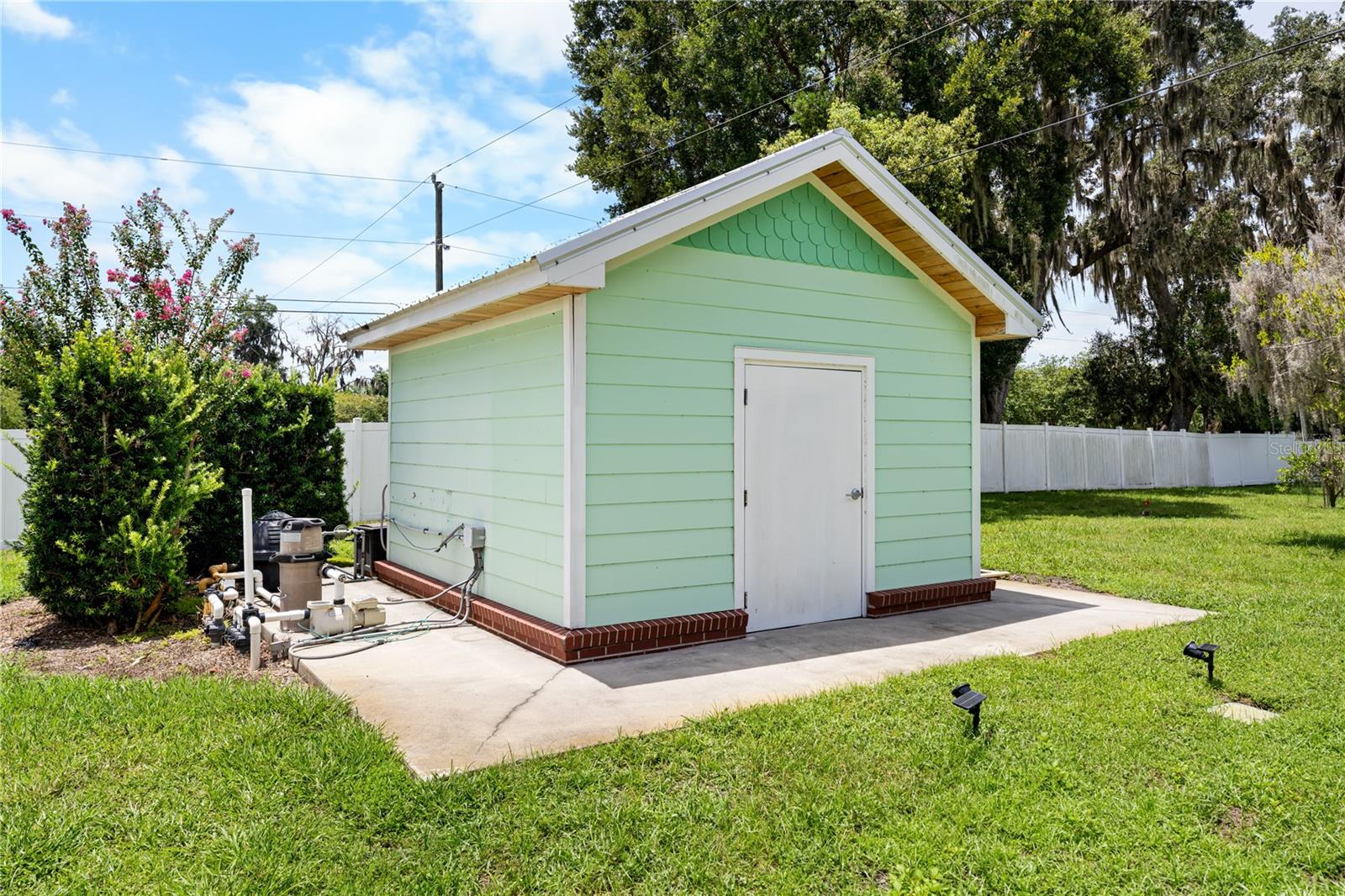 2424 E NEW YORK AVE, DELAND, FL — photo 68