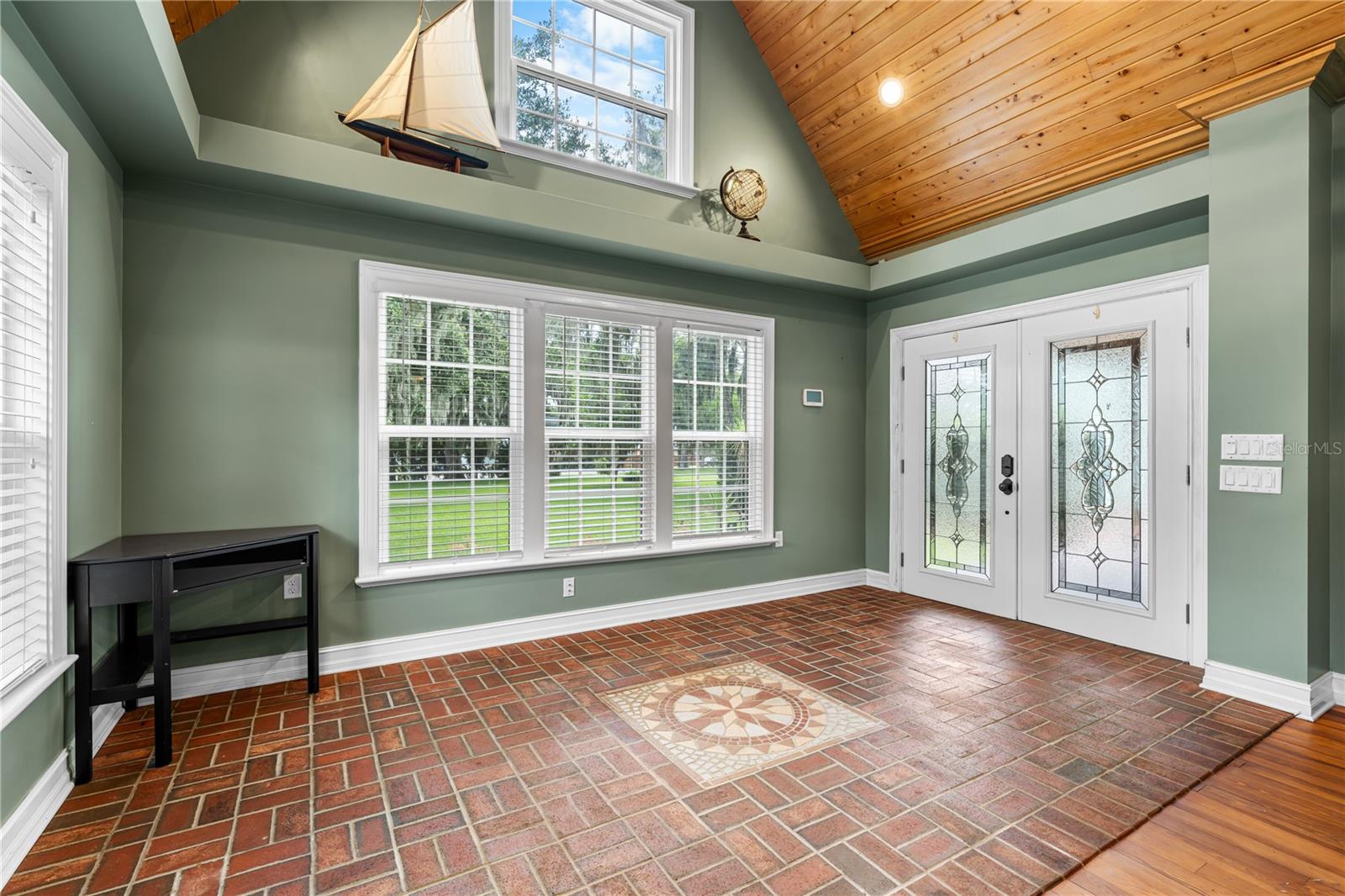 2424 E NEW YORK AVE, DELAND, FL — photo 8