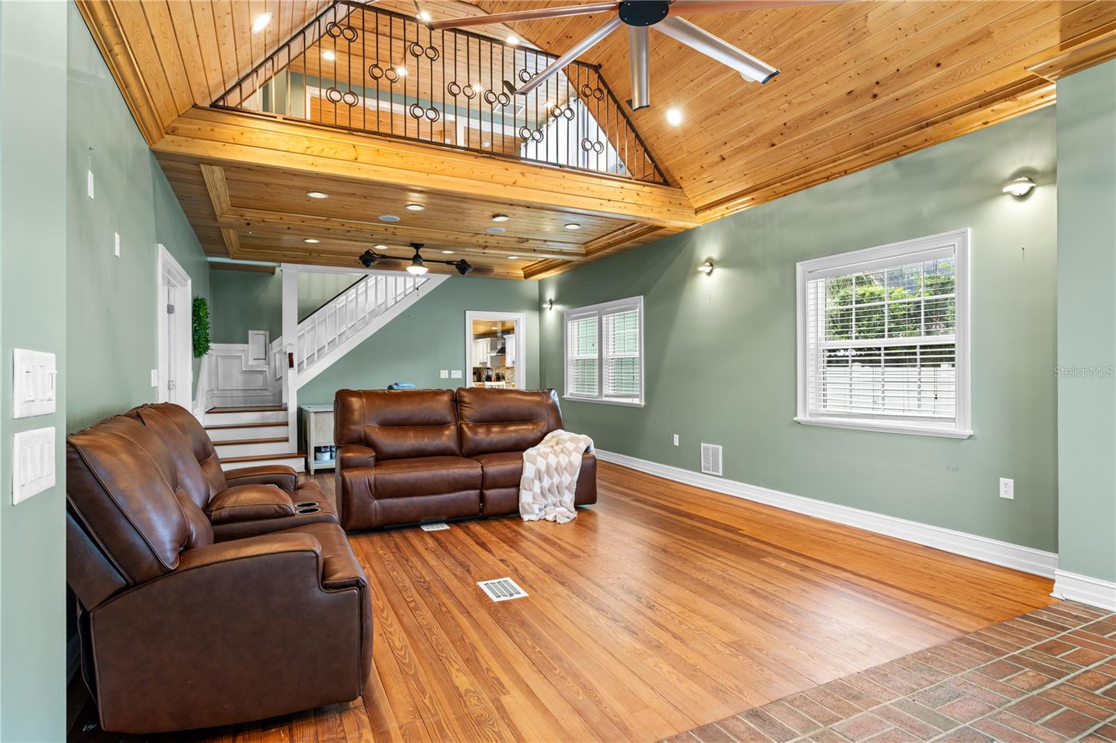 2424 E NEW YORK AVE, DELAND, FL — photo 9