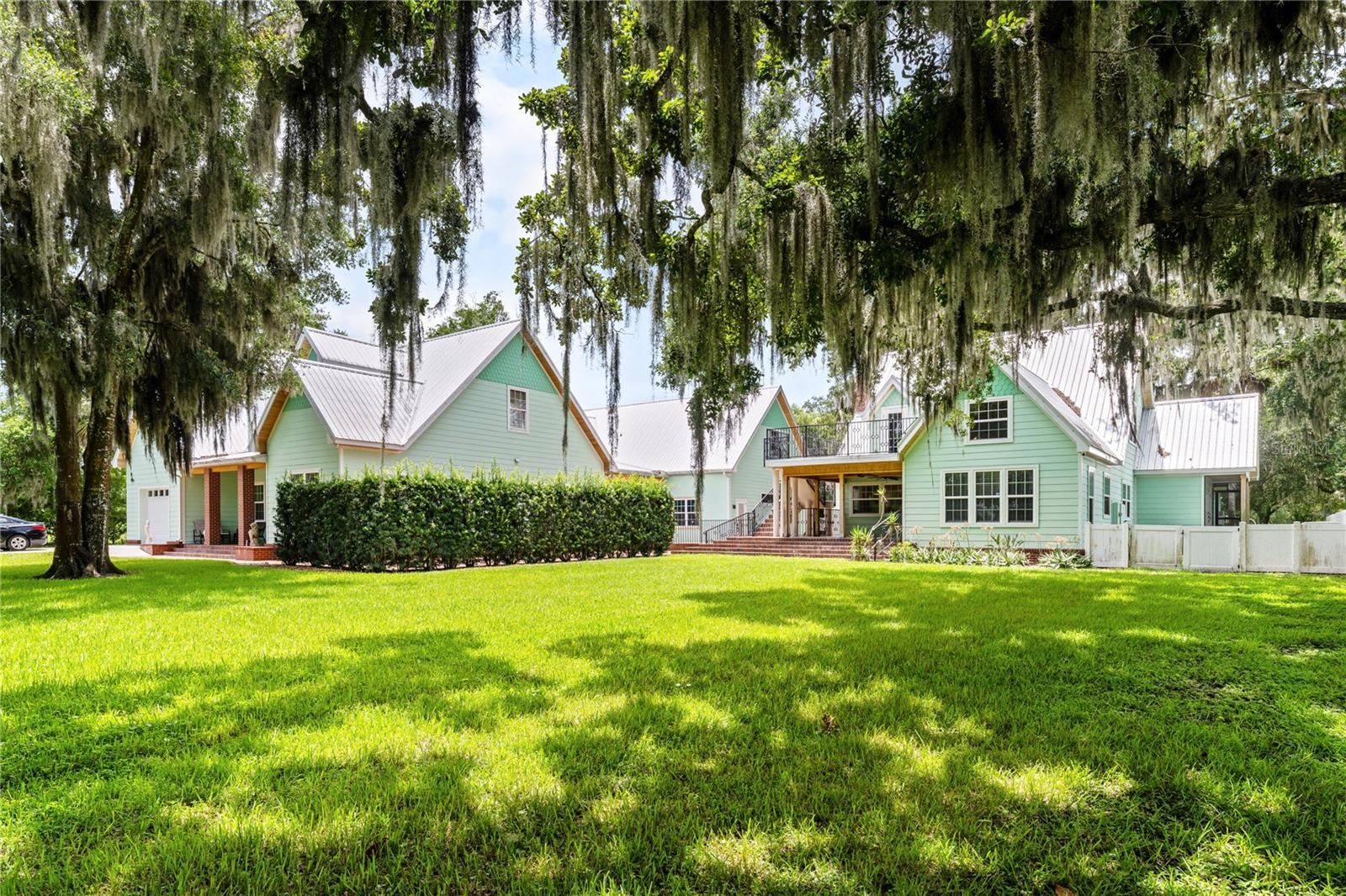 2424 E NEW YORK AVE, DELAND, FL — photo 3