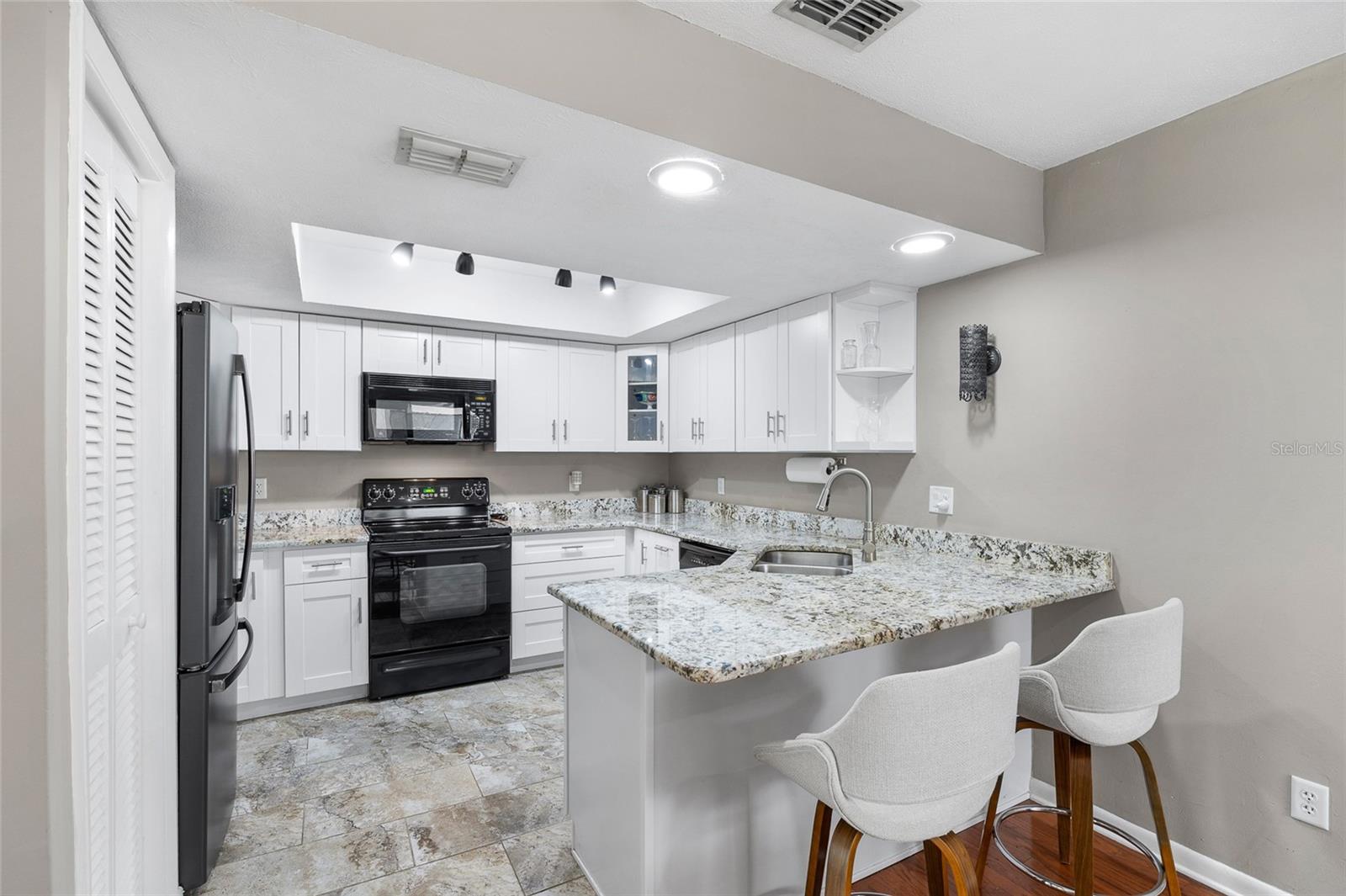 11520 GALLERIA DR, TAMPA, FL — photo 9