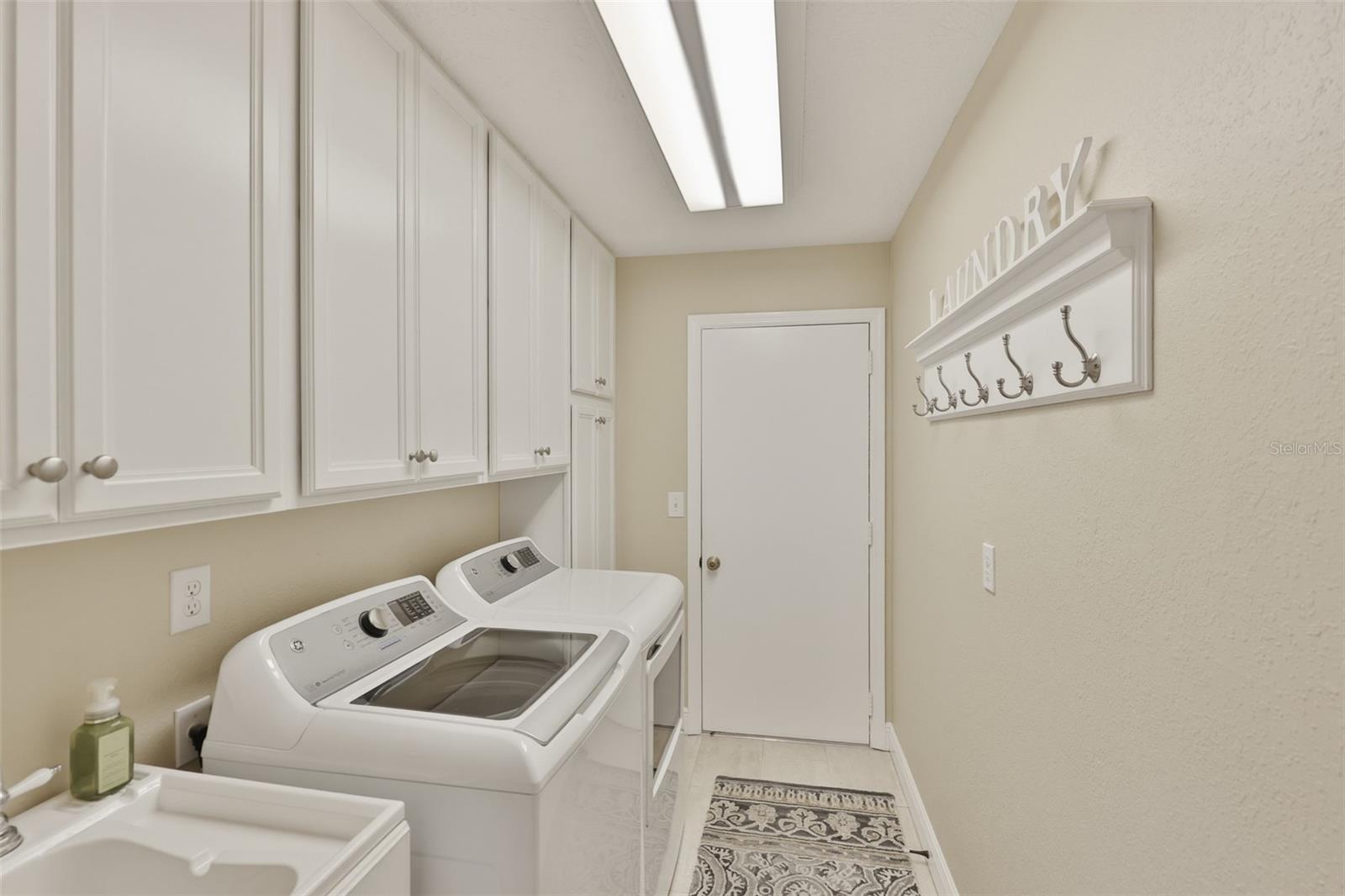 412 STONEHAM DR, SUN CITY CENTER, FL — photo 40