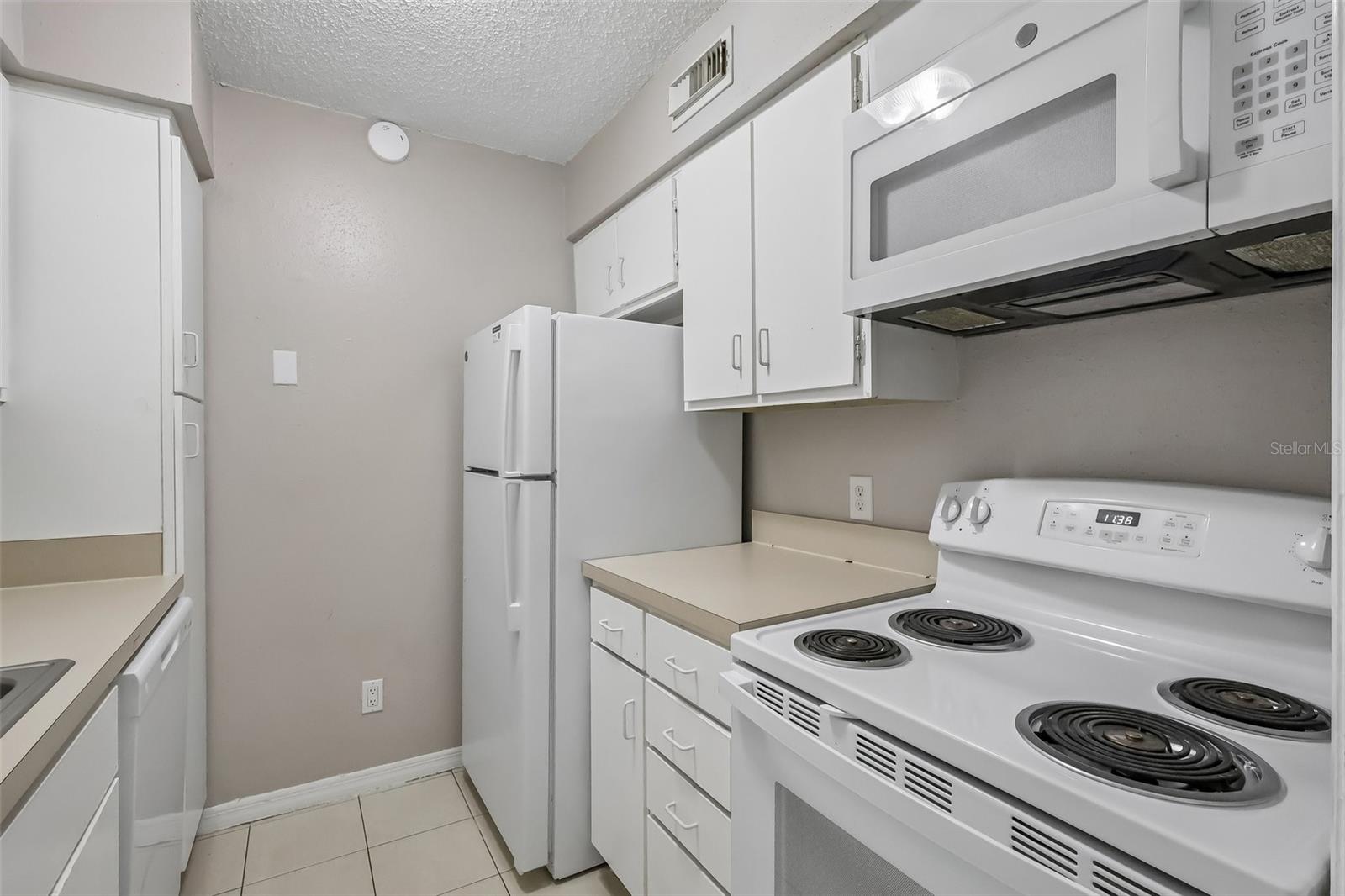 305 WYMORE RD #208, ALTAMONTE SPRINGS, FL — photo 17