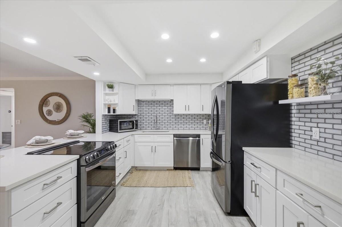 4908 38TH WAY S #401, ST PETERSBURG, FL — photo 5
