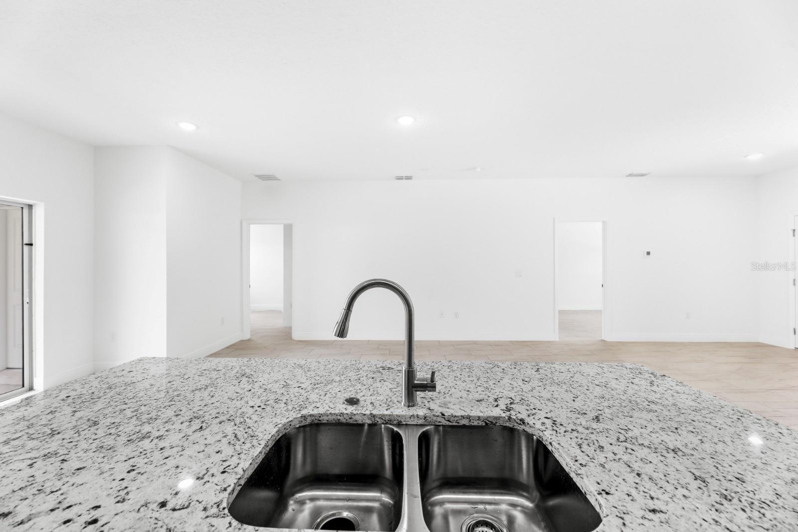 2744 W REDGATE DR, DUNNELLON, FL — photo 9