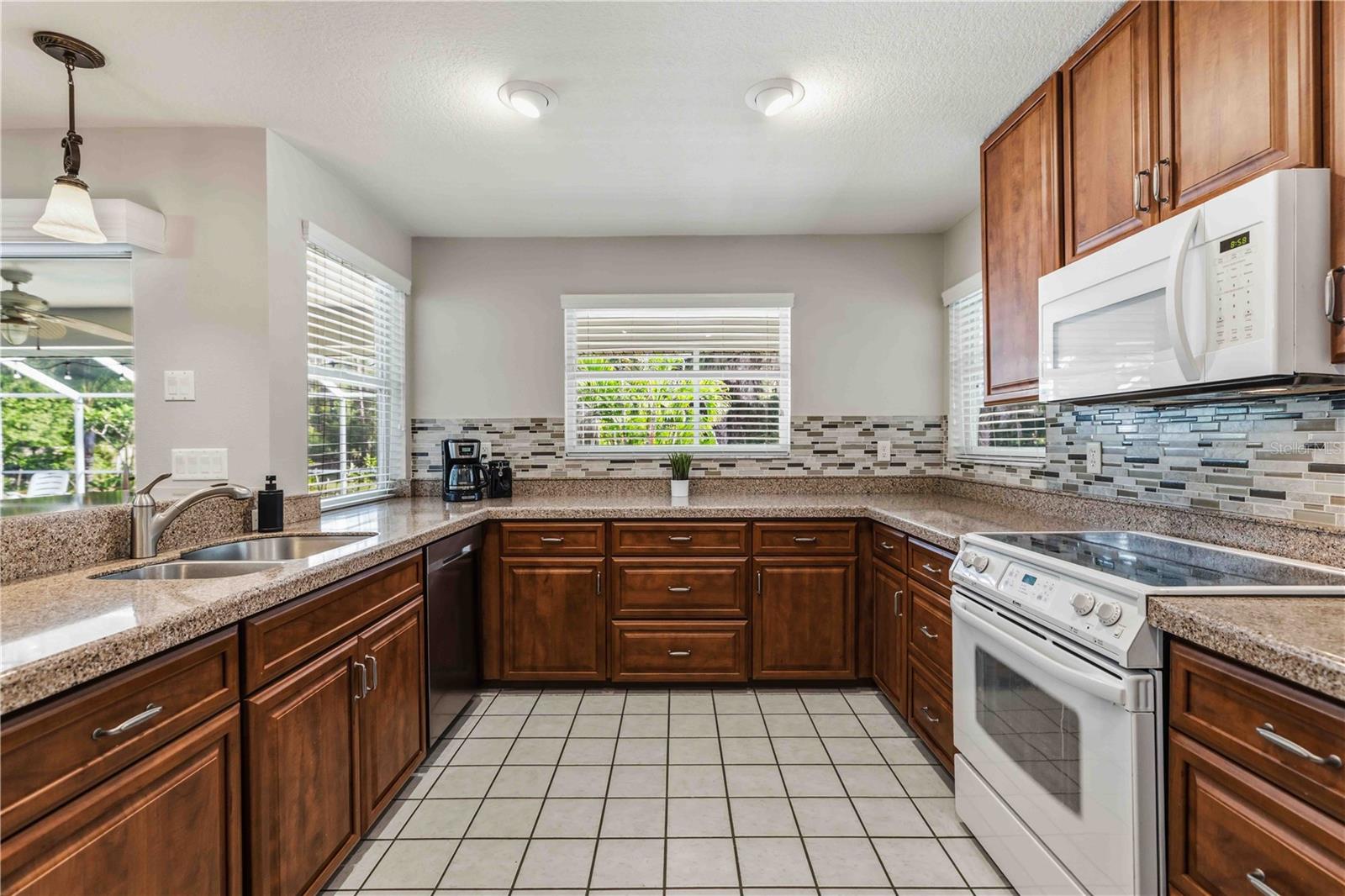 9308 65TH AVE E, BRADENTON, FL — photo 19