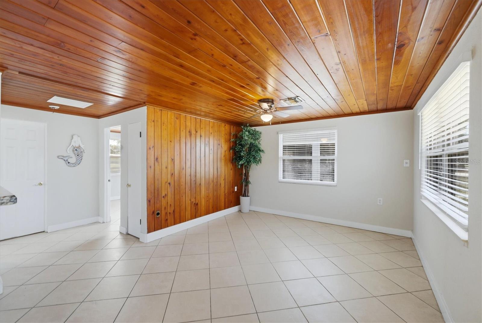 155 MAGNOLIA AVE, ENGLEWOOD, FL — photo 3