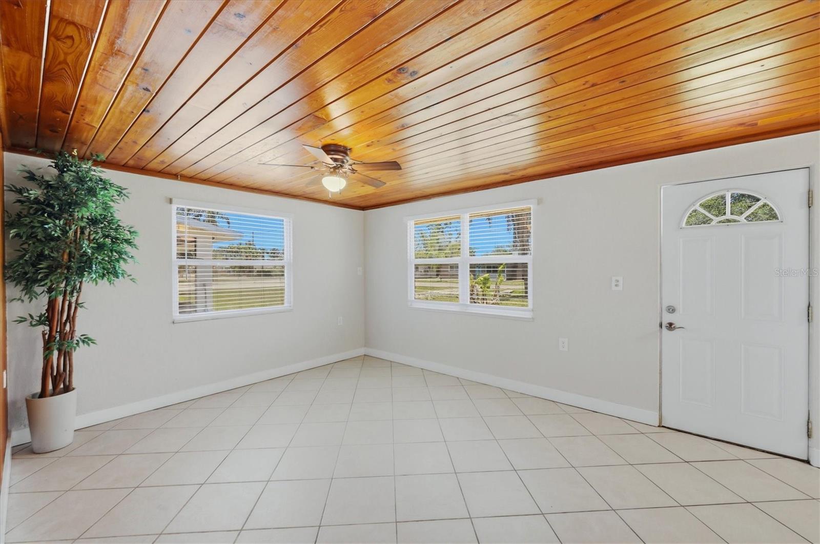 155 MAGNOLIA AVE, ENGLEWOOD, FL — photo 4