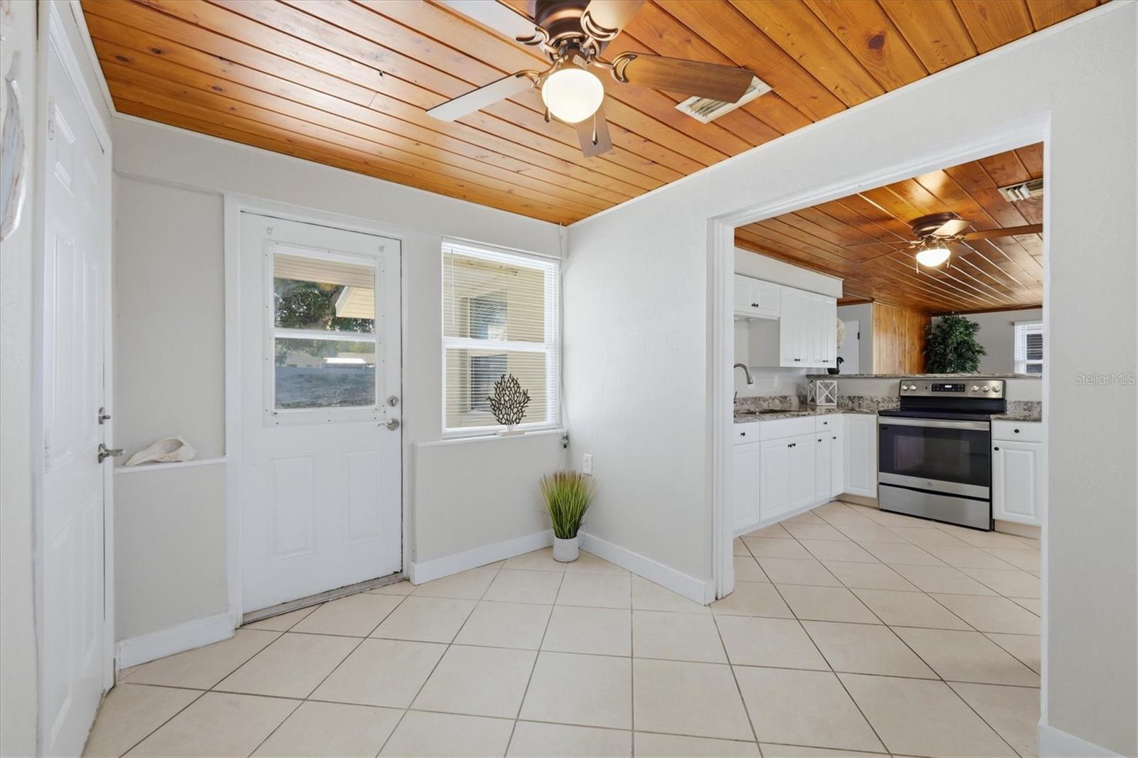 155 MAGNOLIA AVE, ENGLEWOOD, FL — photo 9