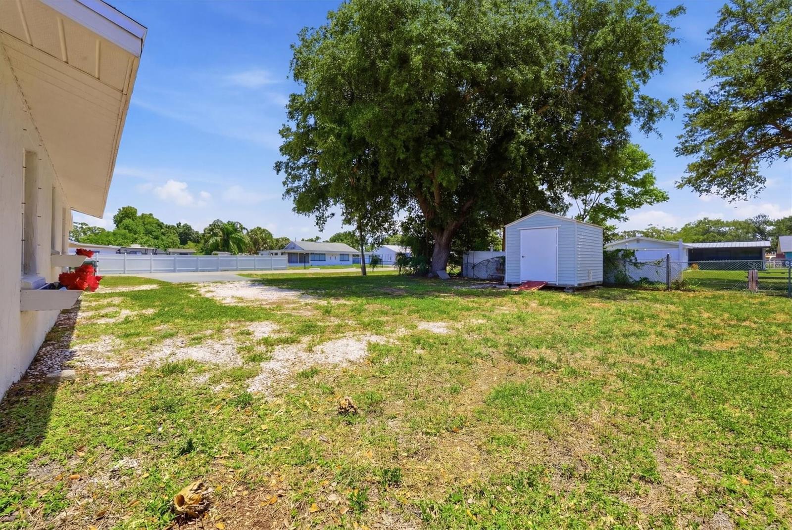 155 MAGNOLIA AVE, ENGLEWOOD, FL — photo 27