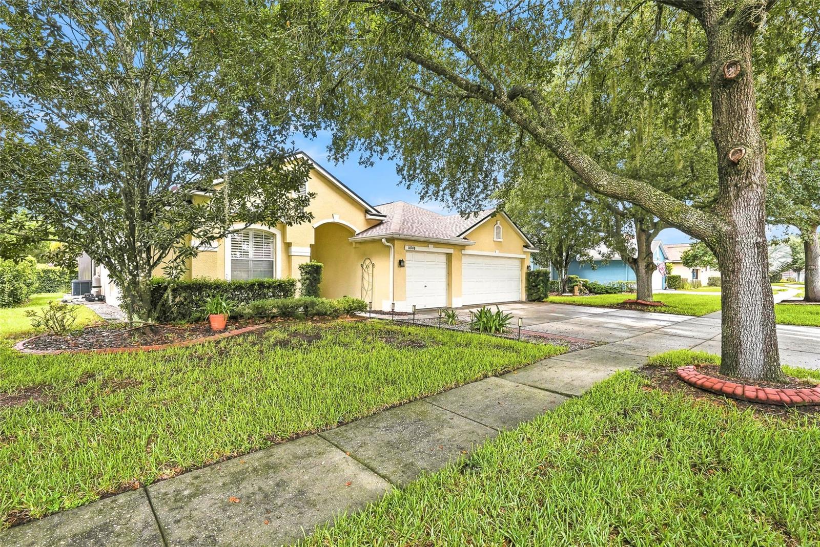 16748 MIDSUMMER LN, SPRING HILL, FL — photo 2