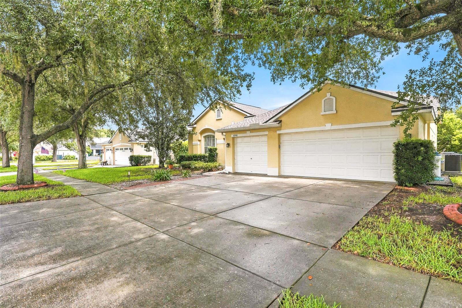 16748 MIDSUMMER LN, SPRING HILL, FL — photo 3