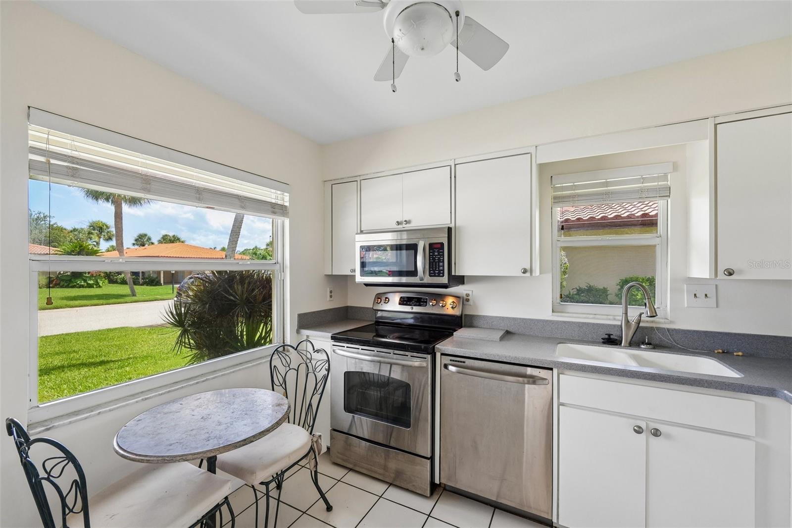 3210 CAMBRIDGE AVE, BRADENTON, FL — photo 8