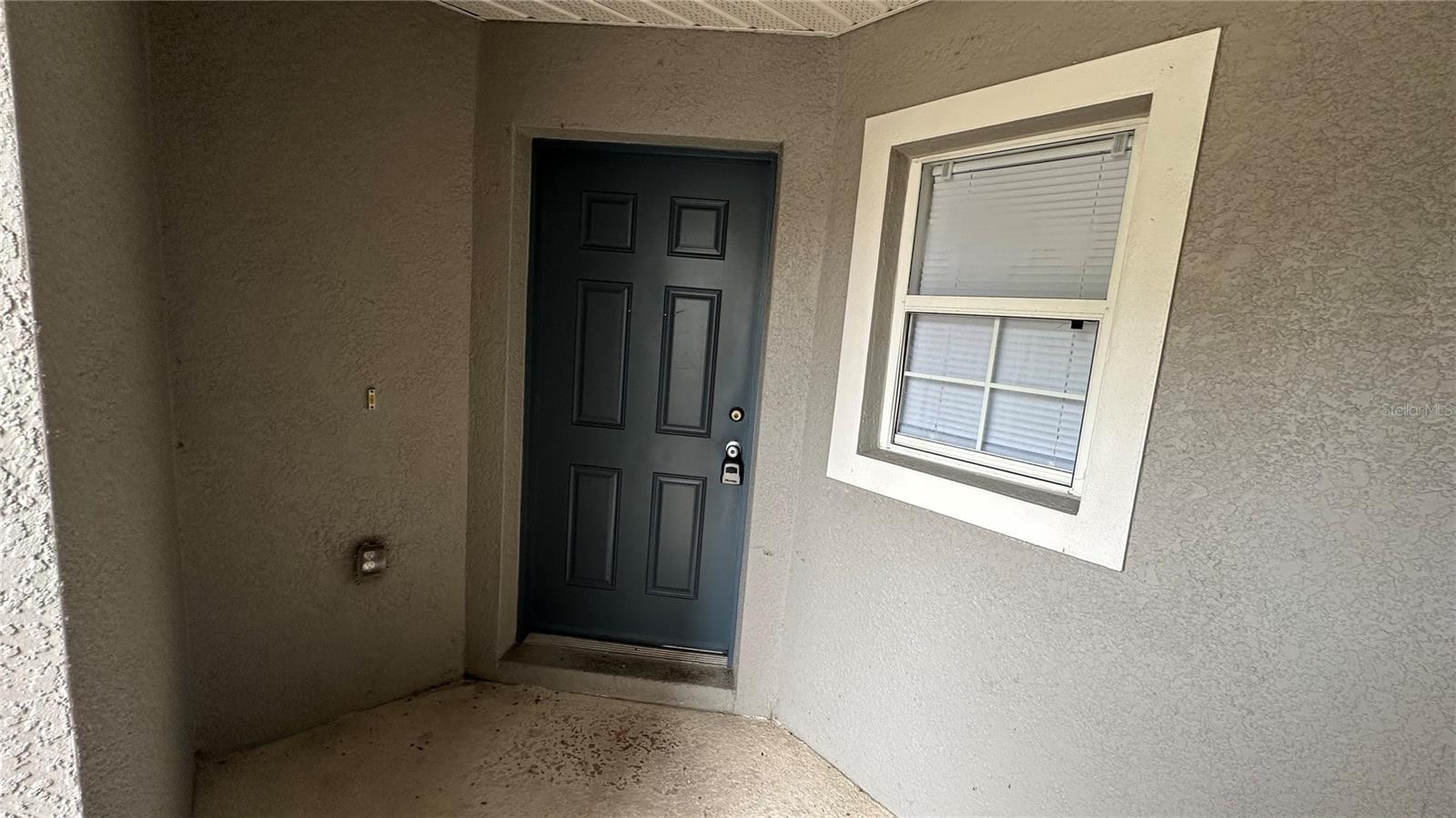 2437 HASSONITE ST, KISSIMMEE, FL — photo 2