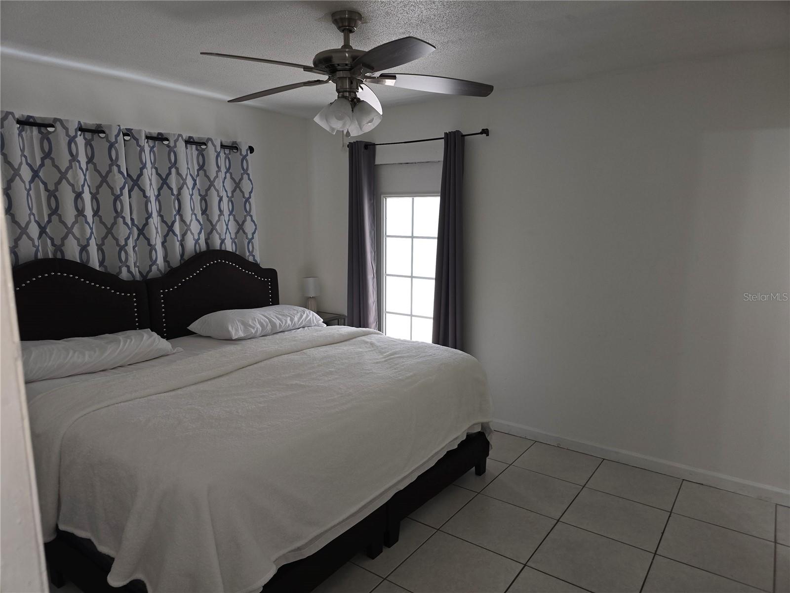 537 MELODY CIR, SARASOTA, FL — photo 6