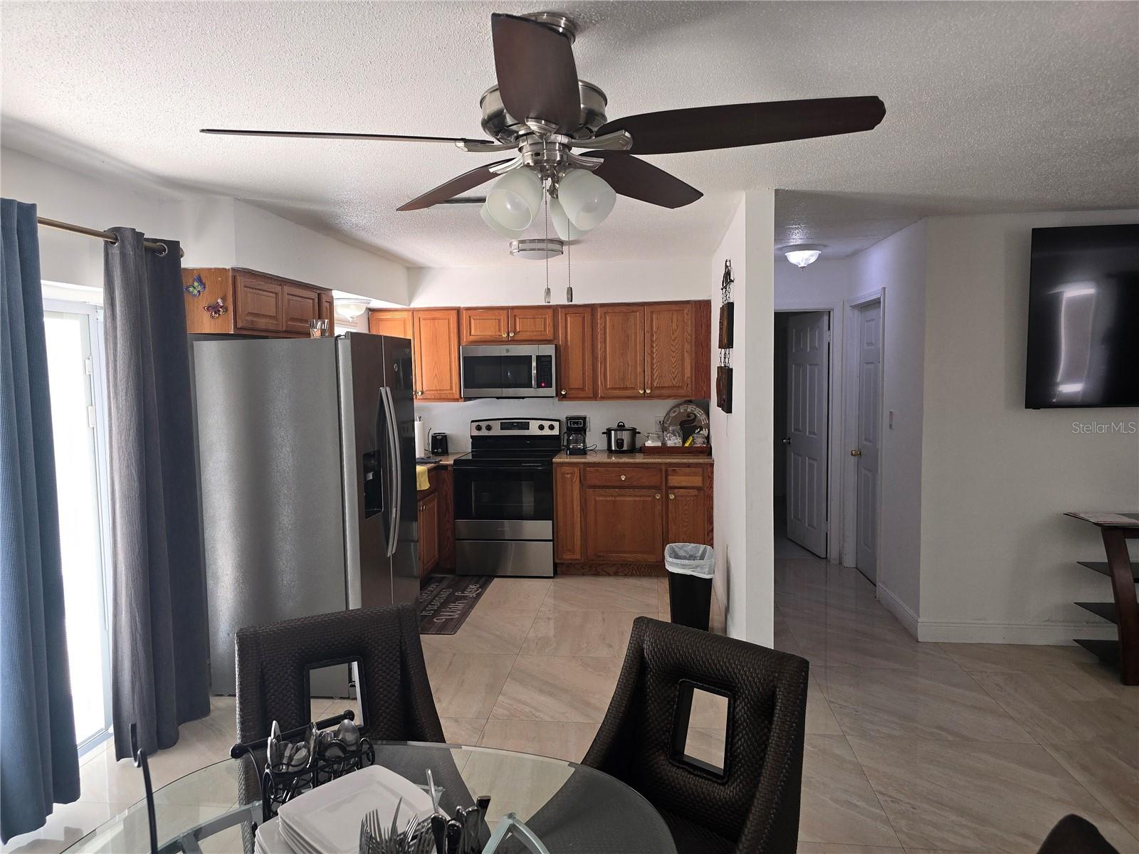 537 MELODY CIR, SARASOTA, FL — photo 7