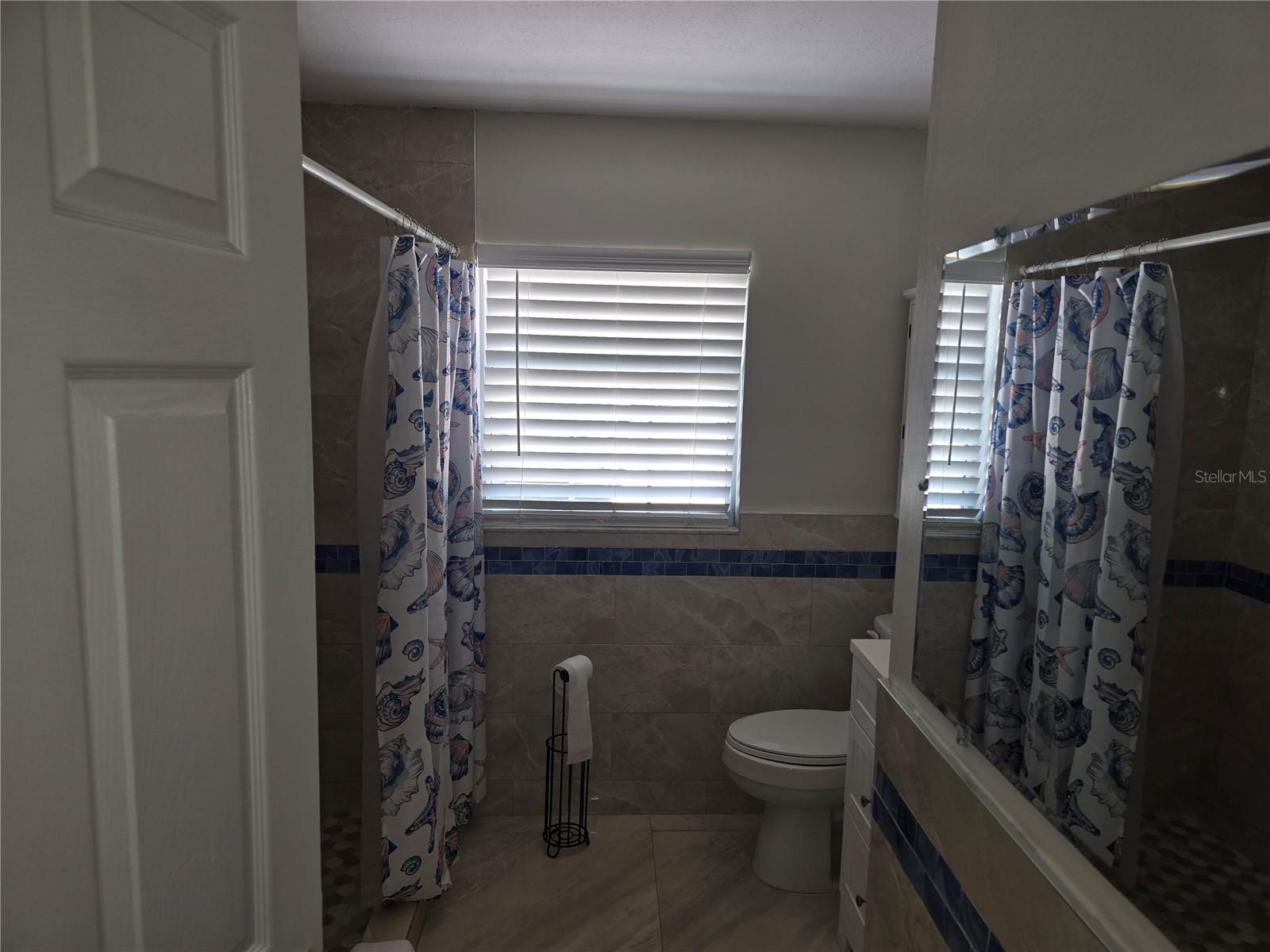 537 MELODY CIR, SARASOTA, FL — photo 11