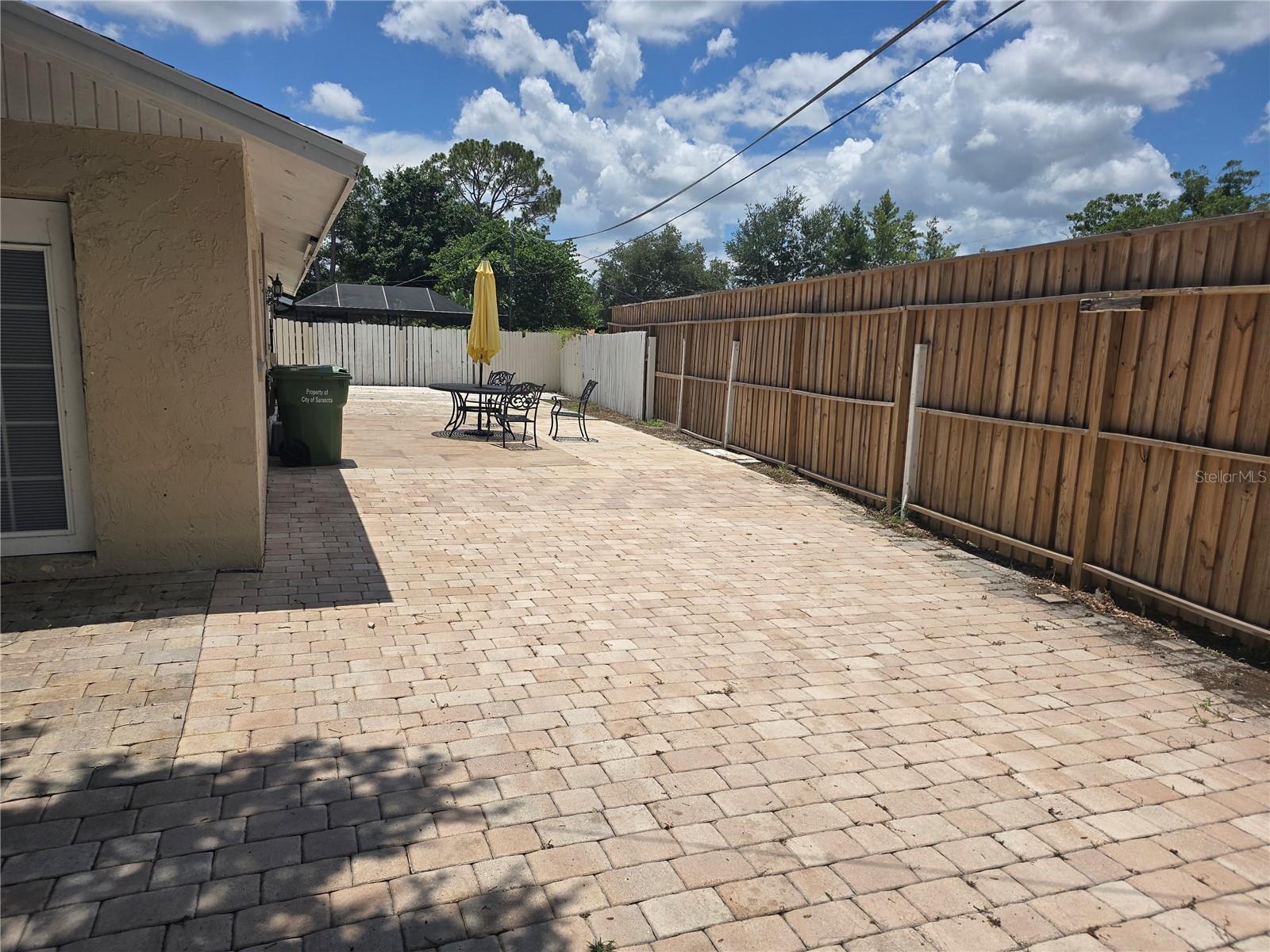 537 MELODY CIR, SARASOTA, FL — photo 18