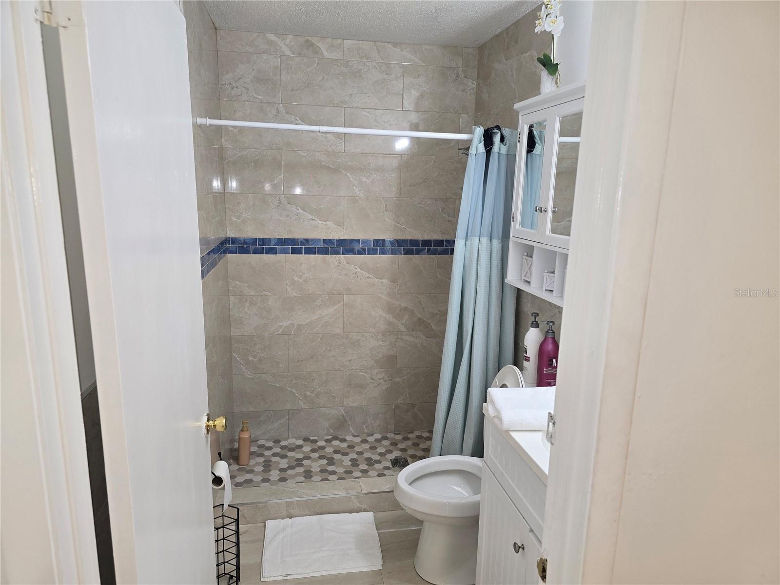 537 MELODY CIR, SARASOTA, FL — photo 25
