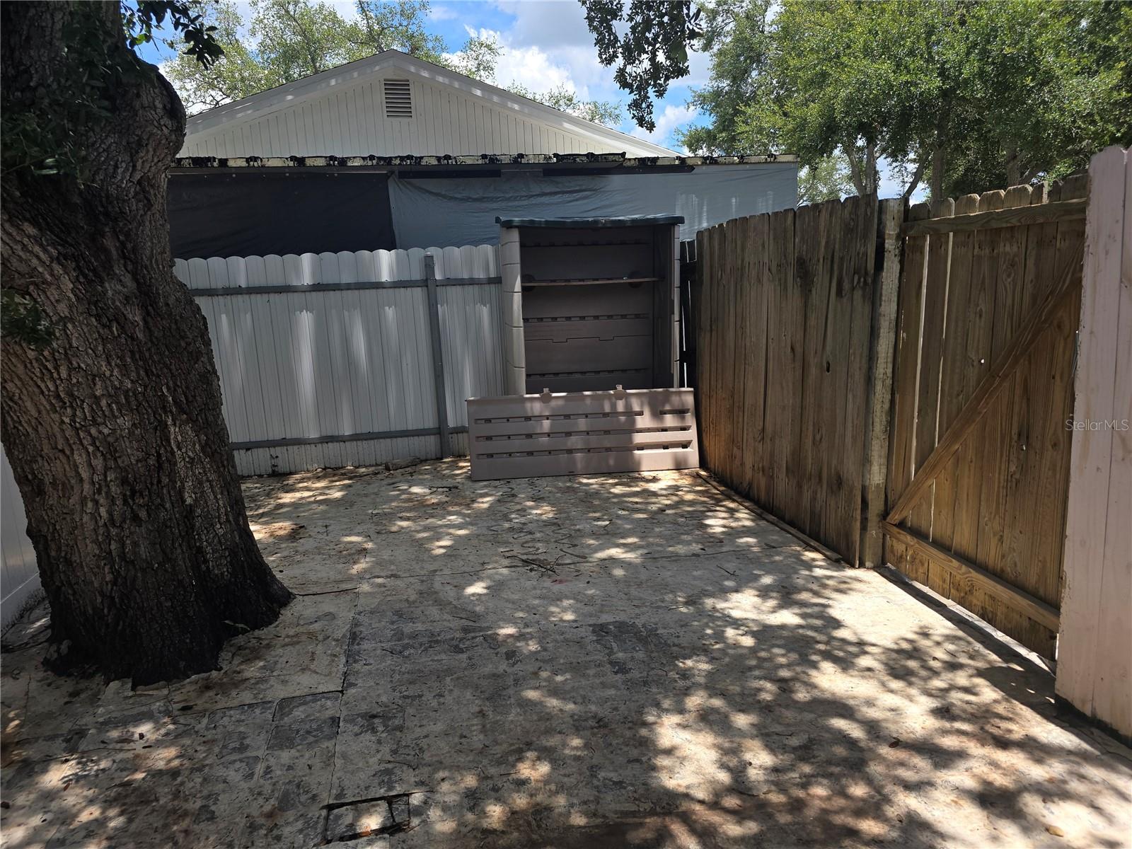 537 MELODY CIR, SARASOTA, FL — photo 33