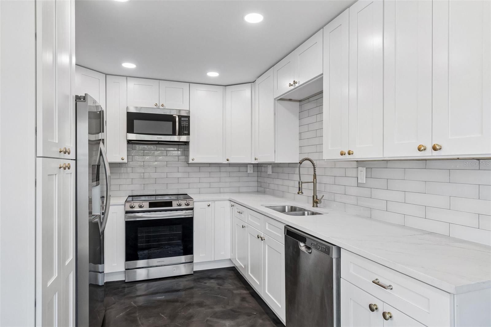 4125 GROVE, ST PETERSBURG, FL — photo 3