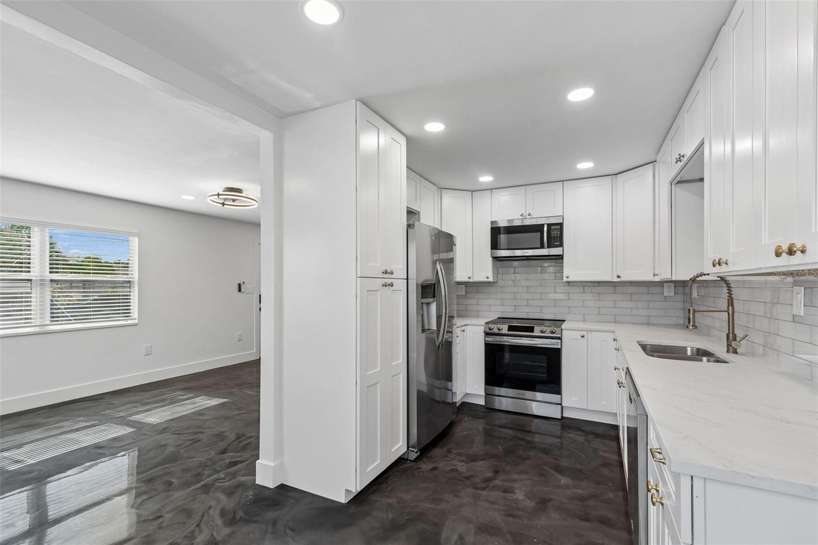 4125 GROVE, ST PETERSBURG, FL — photo 11