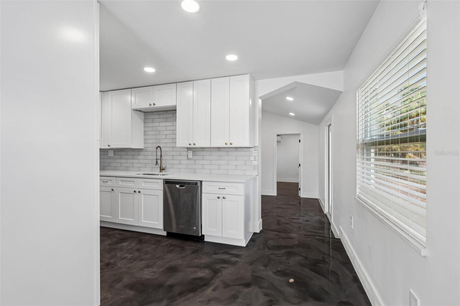 4125 GROVE, ST PETERSBURG, FL — photo 13