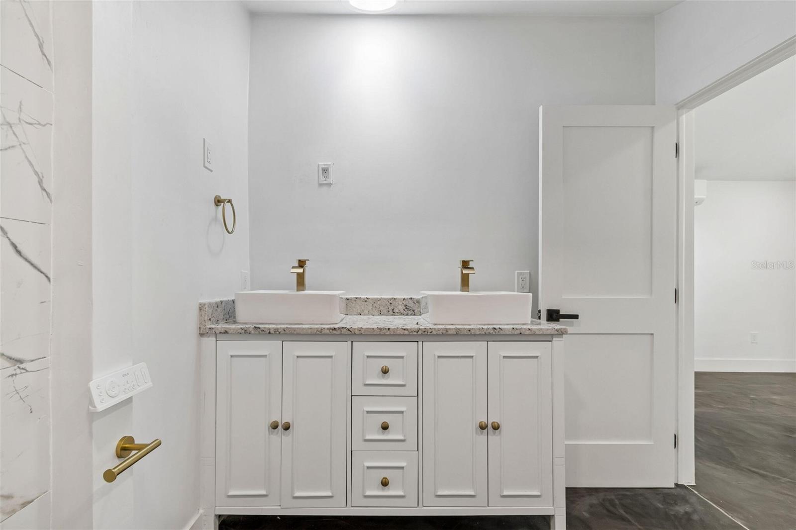 4125 GROVE, ST PETERSBURG, FL — photo 23