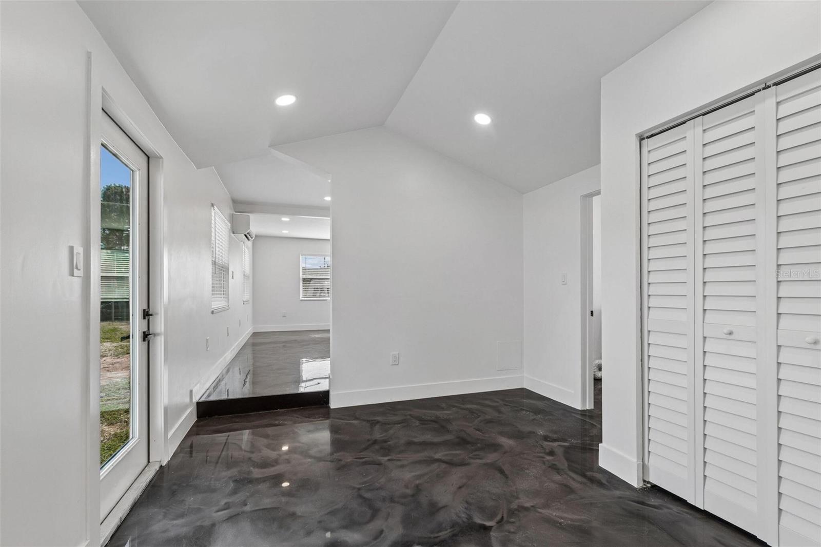 4125 GROVE, ST PETERSBURG, FL — photo 37