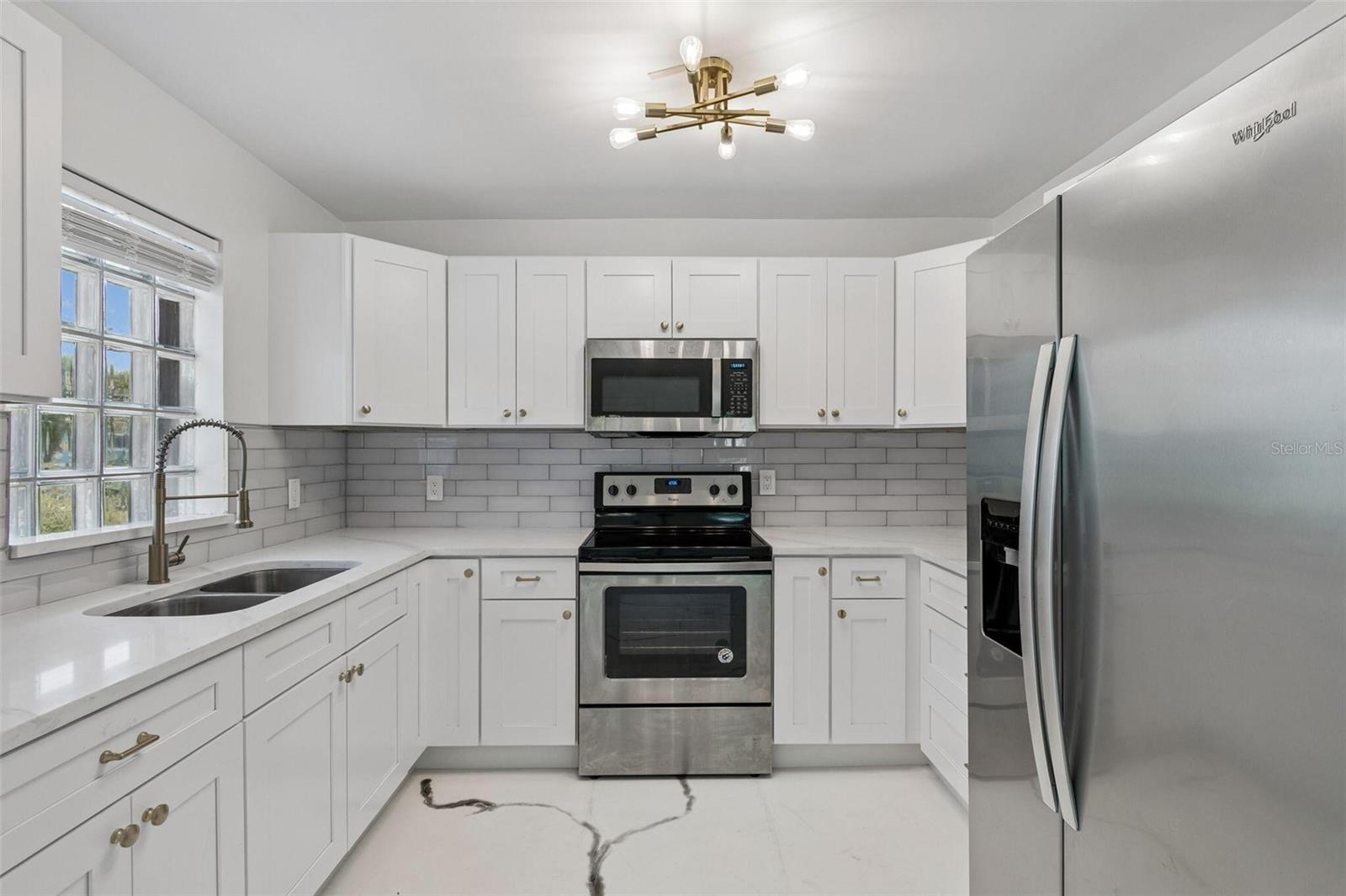 4125 GROVE, ST PETERSBURG, FL — photo 46