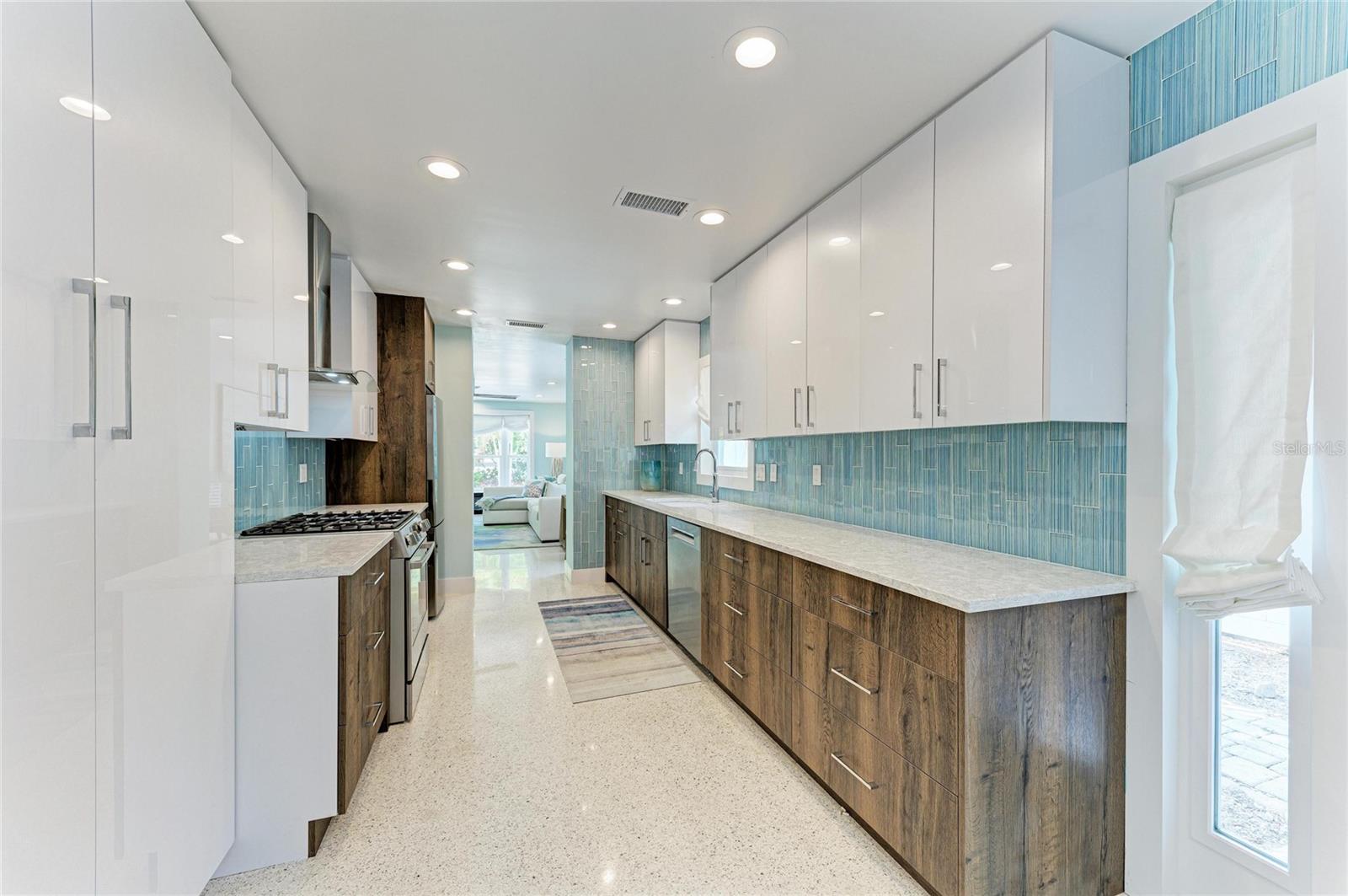 580 LINLEY ST, LONGBOAT KEY, FL — photo 12