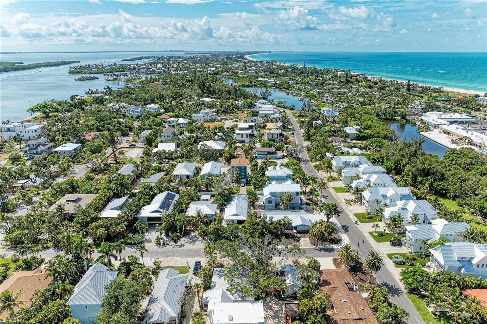 580 LINLEY ST, LONGBOAT KEY, FL — photo 44