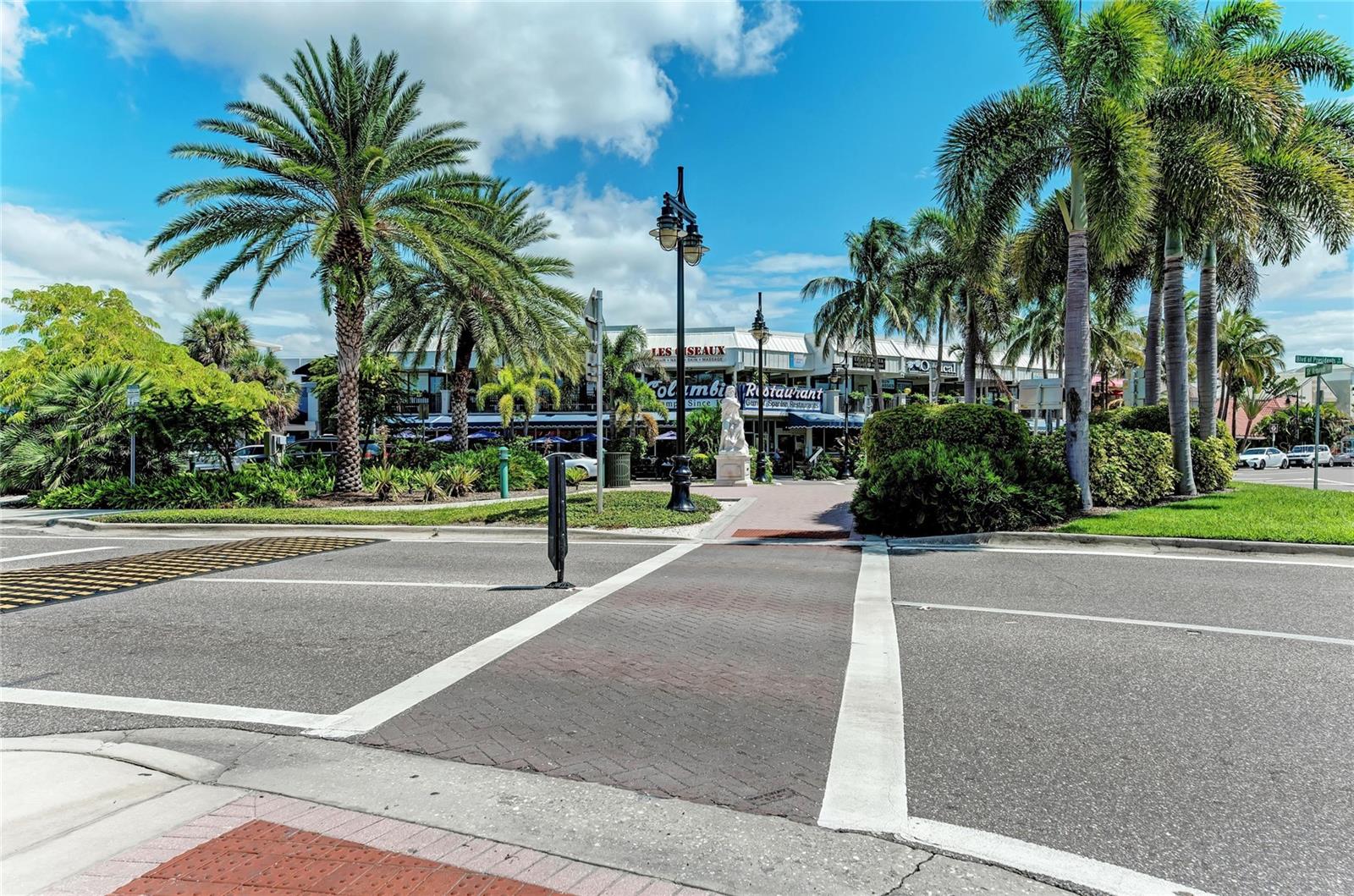 580 LINLEY ST, LONGBOAT KEY, FL — photo 54
