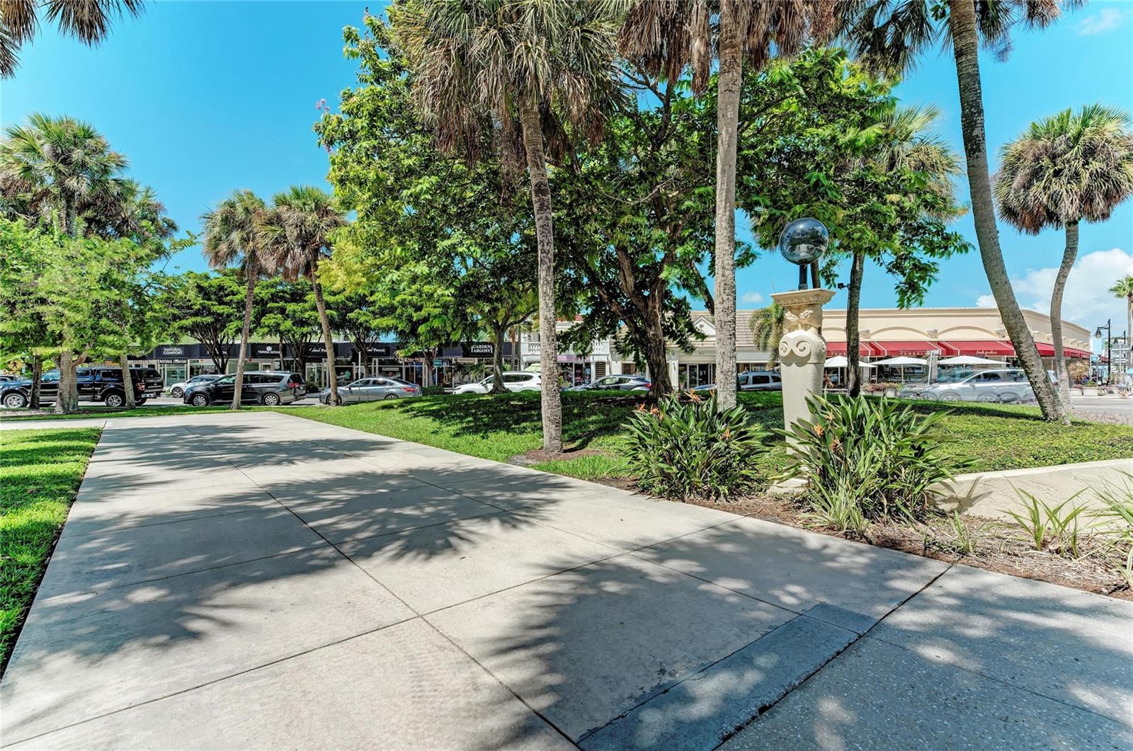 580 LINLEY ST, LONGBOAT KEY, FL — photo 60