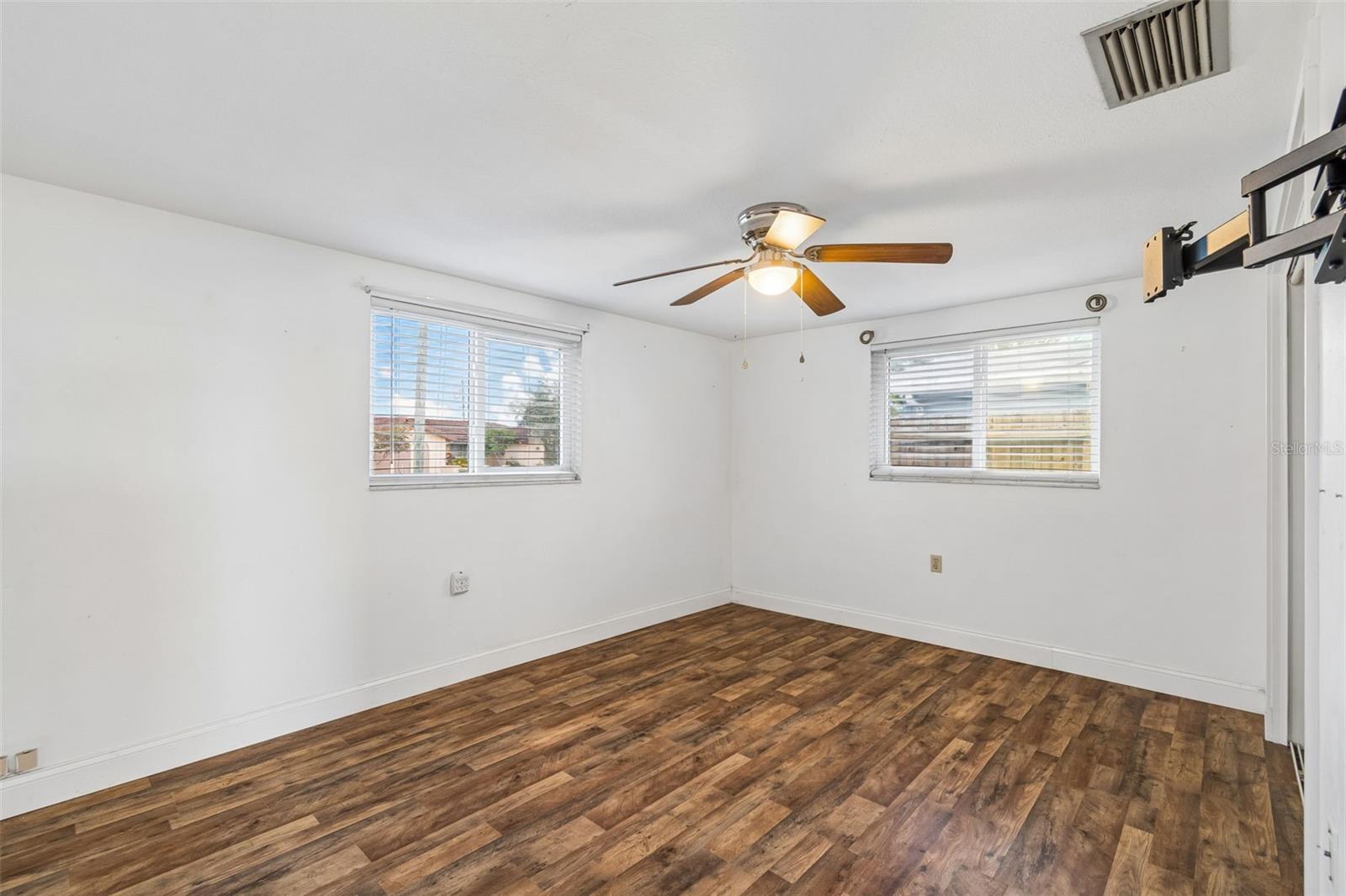 1056 TAMARAC DR, HOLIDAY, FL — photo 5